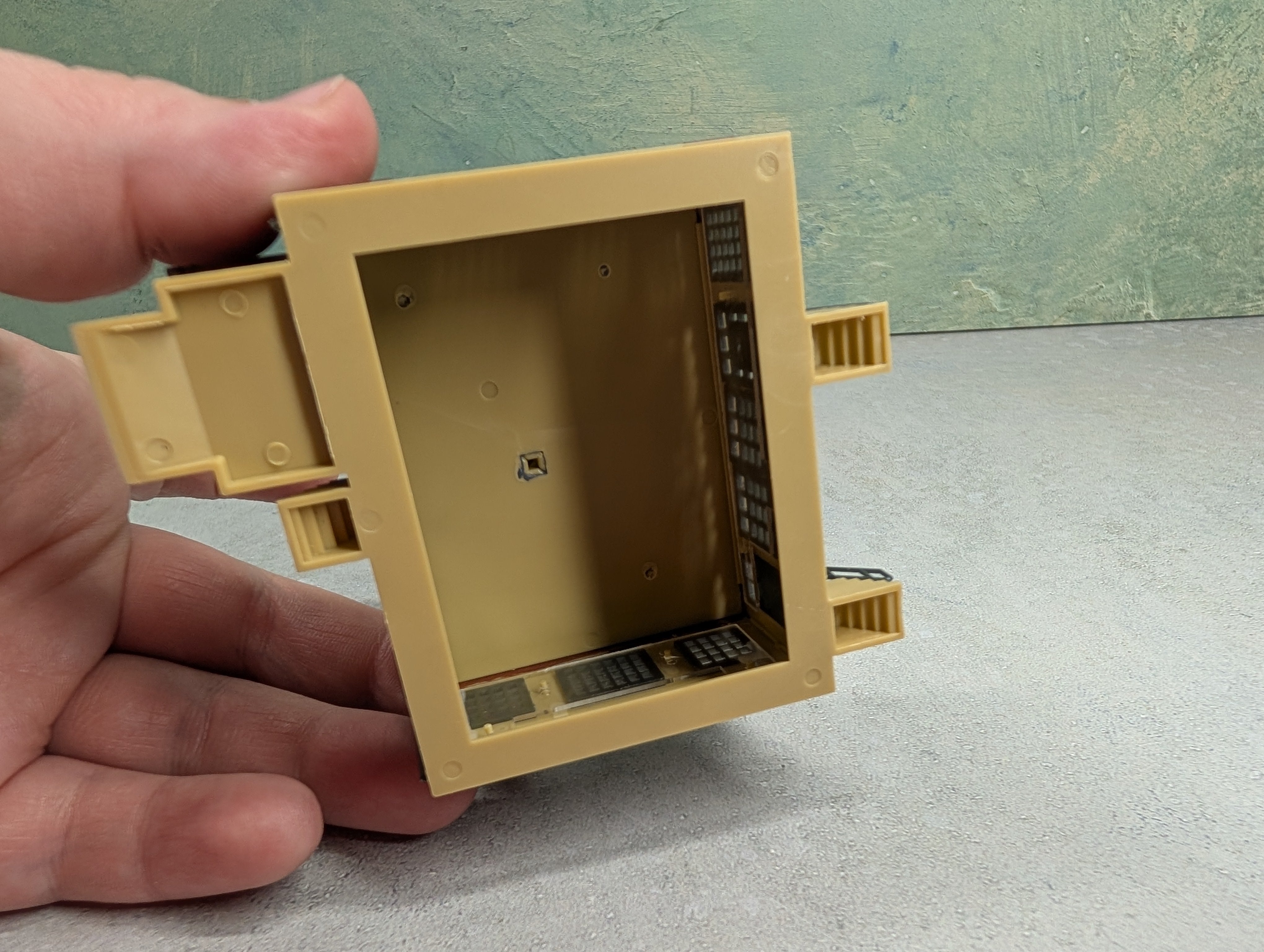 USED Walthers N Scale Industrial Office Brick Building