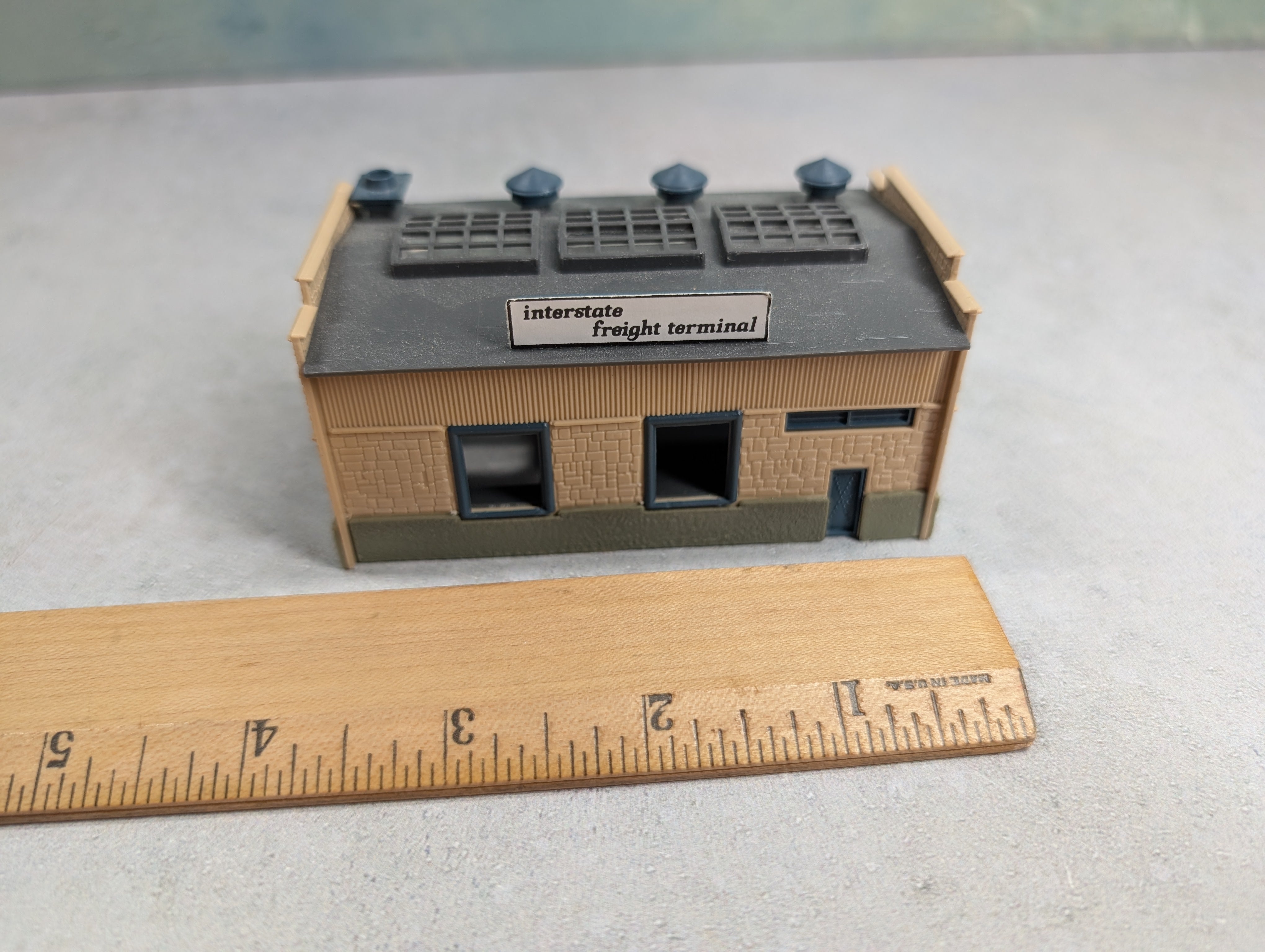 USED N Scale Interstate Freight Terminal Building