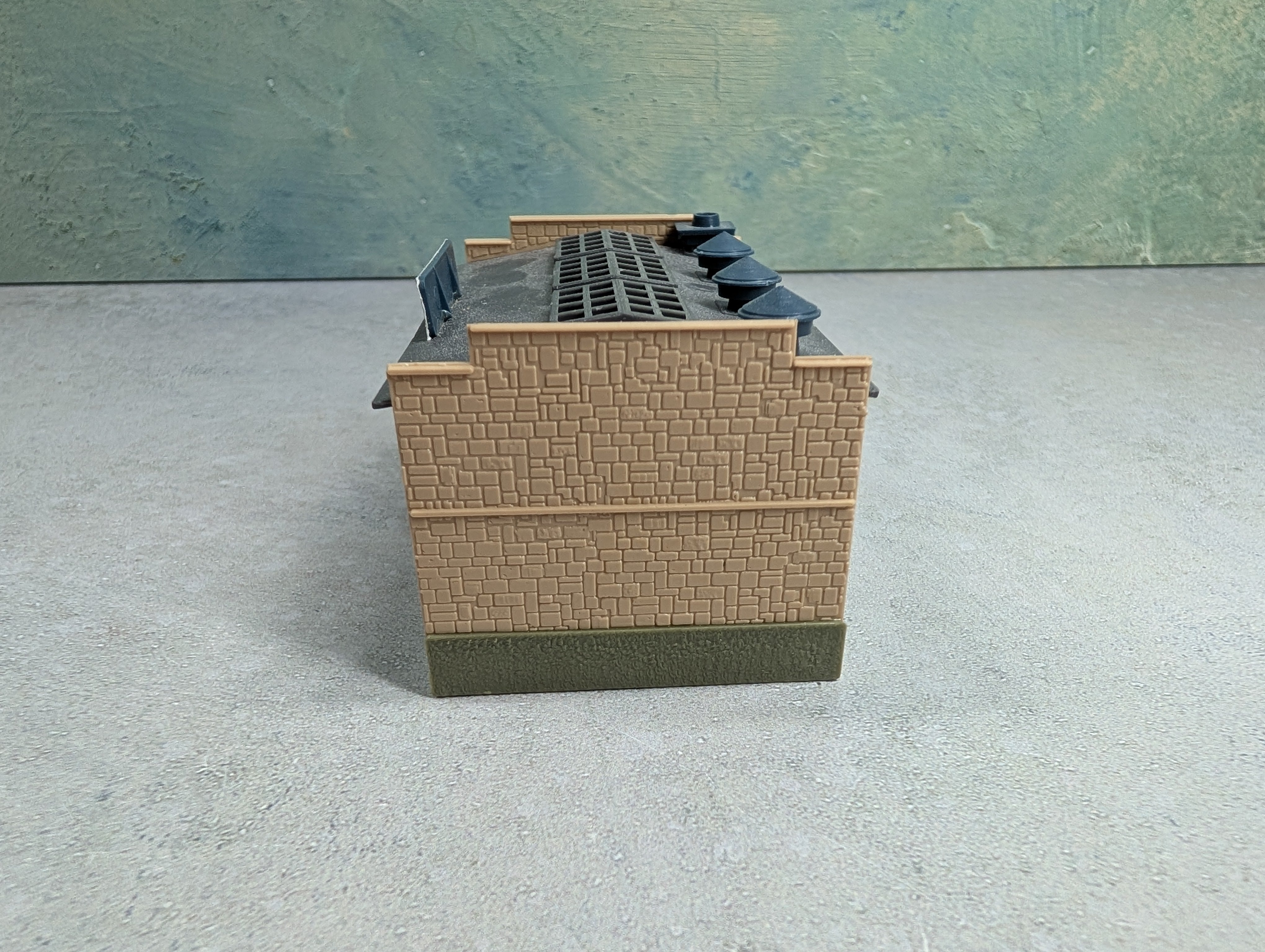 USED N Scale Interstate Freight Terminal Building