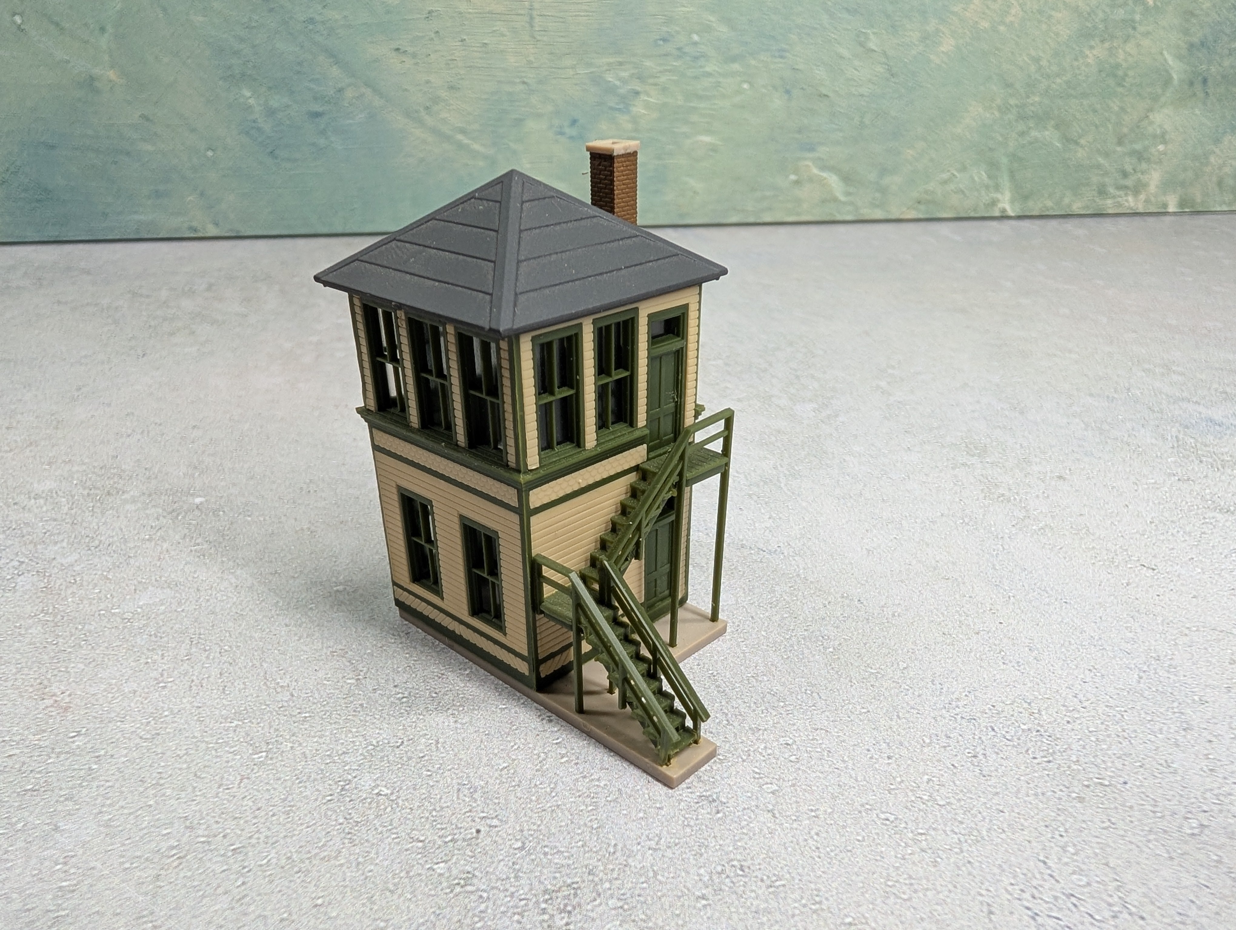 USED N Scale Interlocking Tower