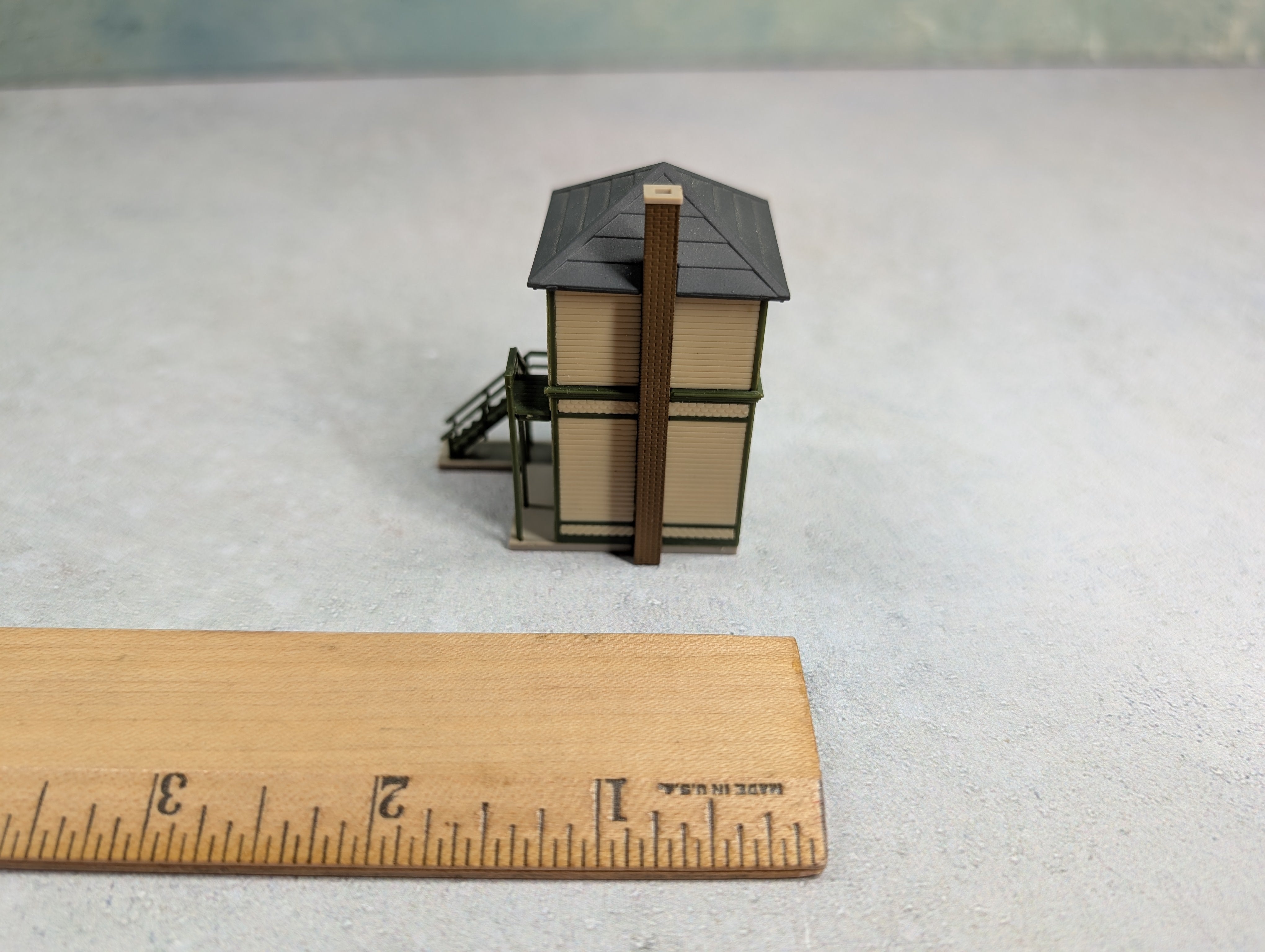 USED N Scale Interlocking Tower