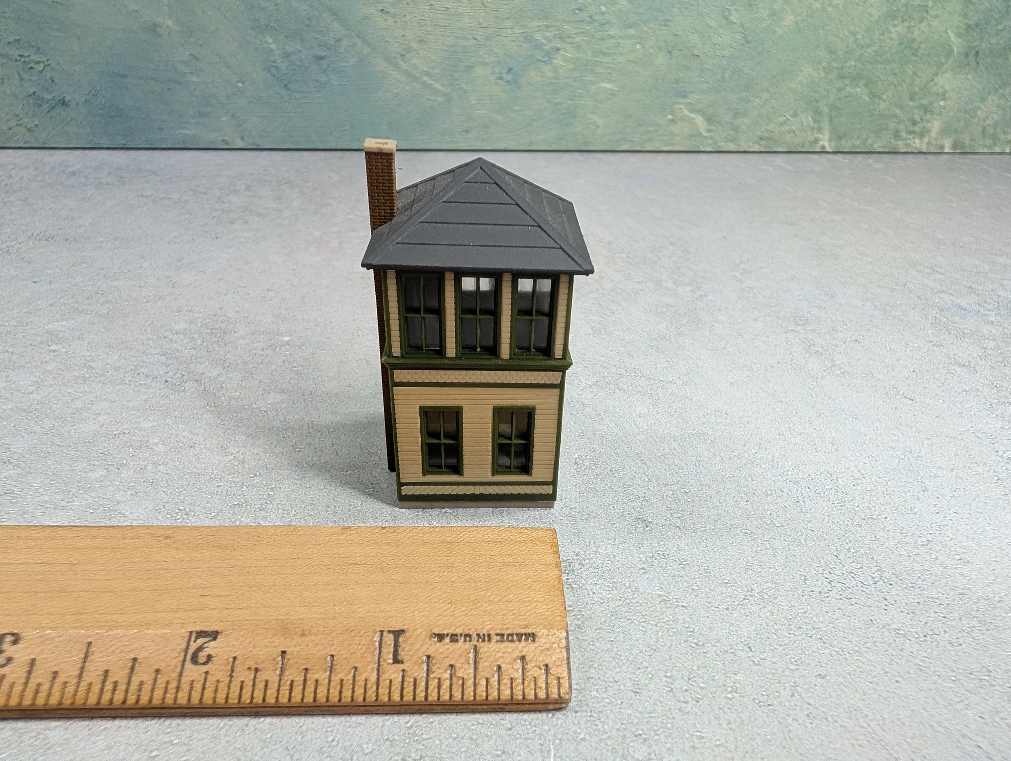 USED N Scale Interlocking Tower