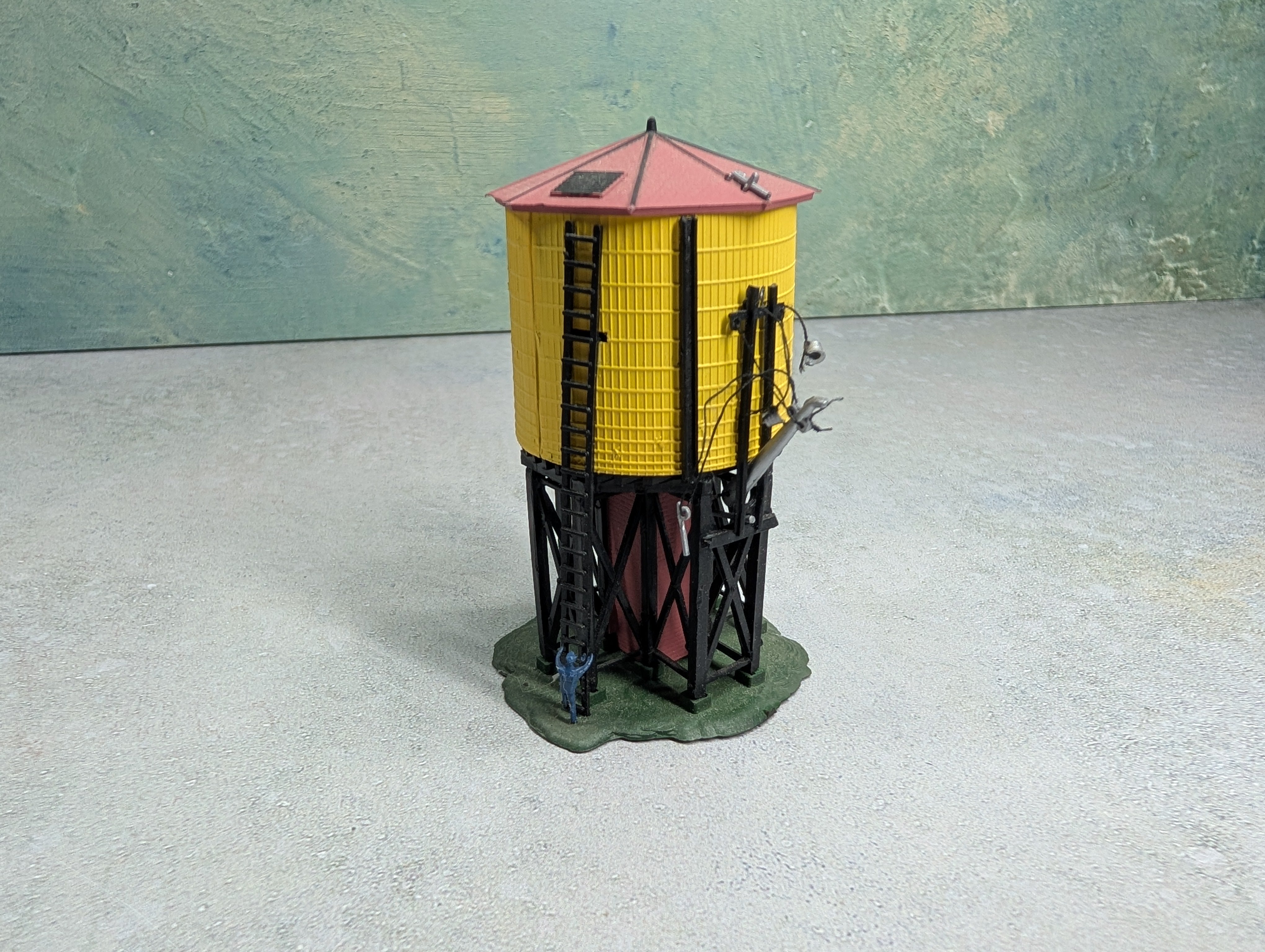 USED Bachmann N Scale Water Tower