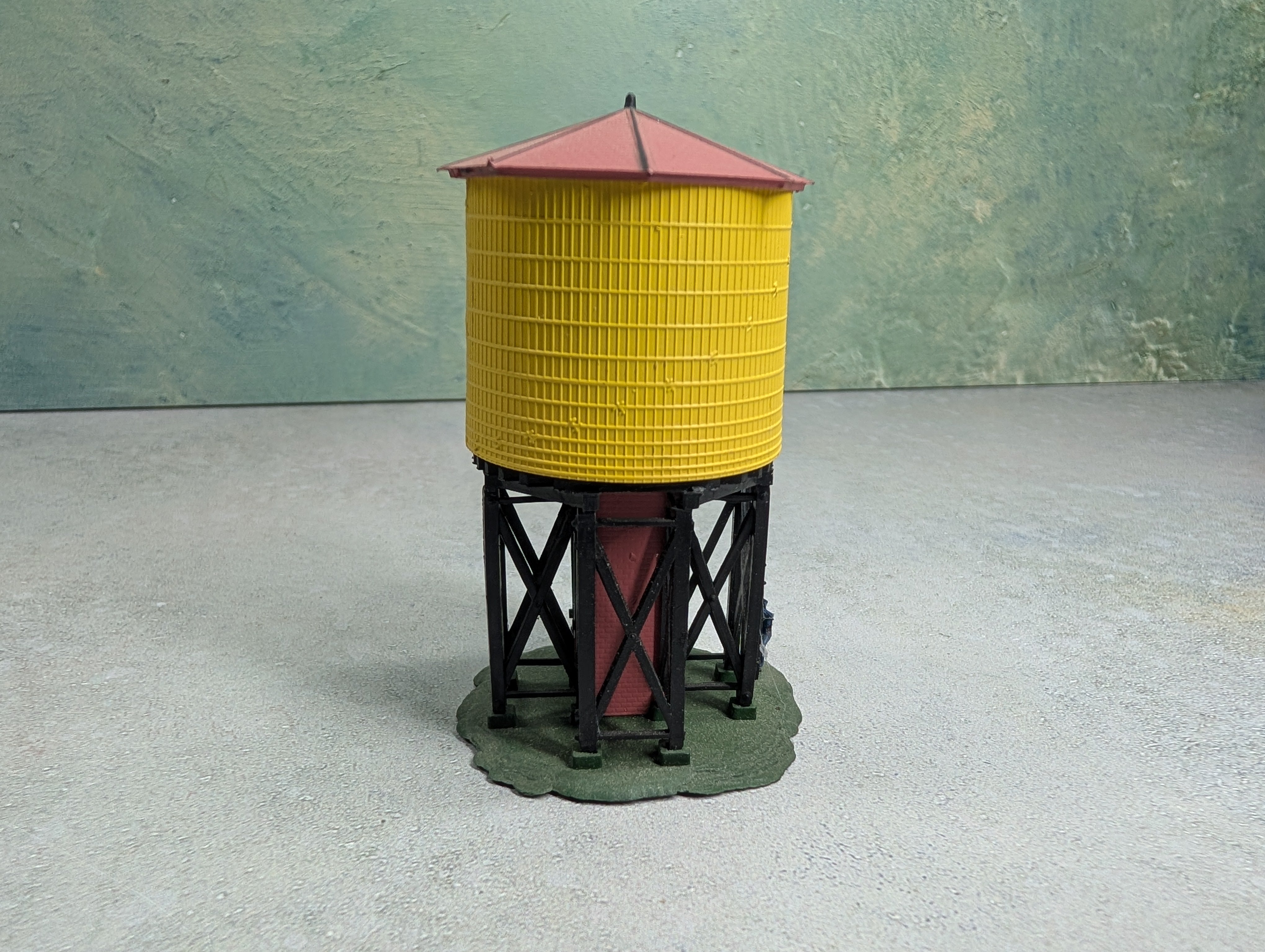 USED Bachmann N Scale Water Tower