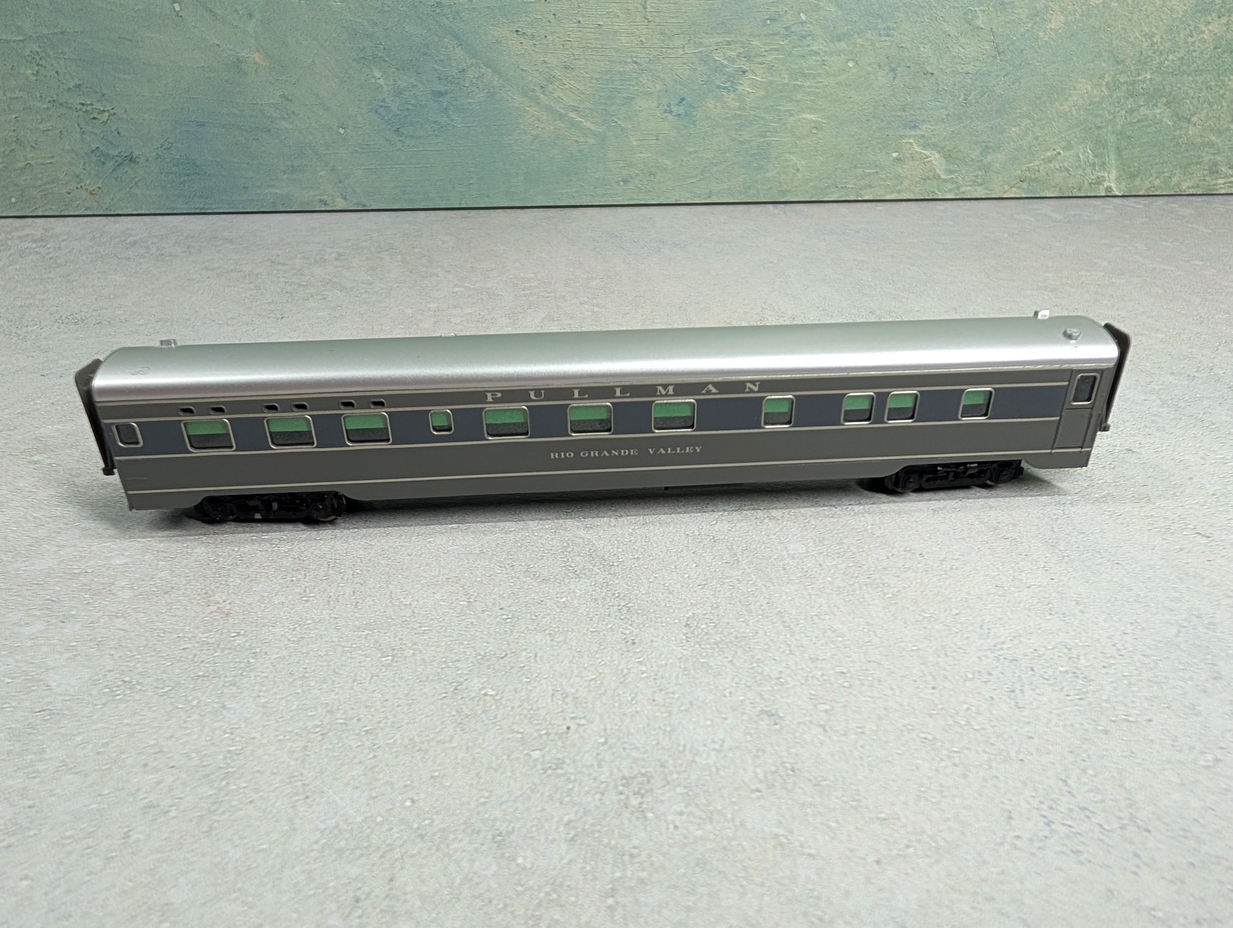 USED N Scale Passenger Car Pullman Rio Grande Valley