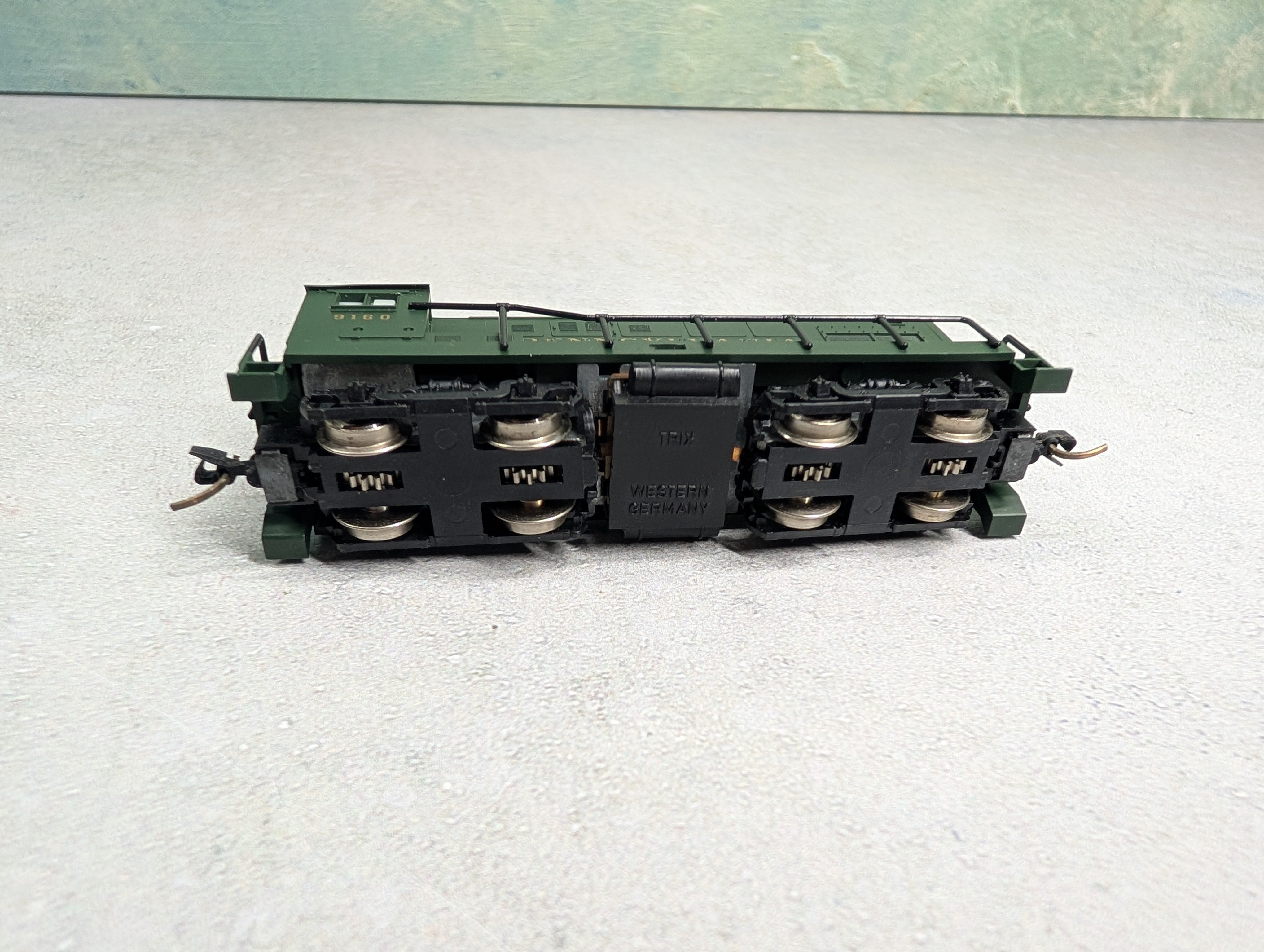 USED Minitrix N Scale FM H-12-44 Diesel Locomotive Pennsylvania #9160 Runs DC