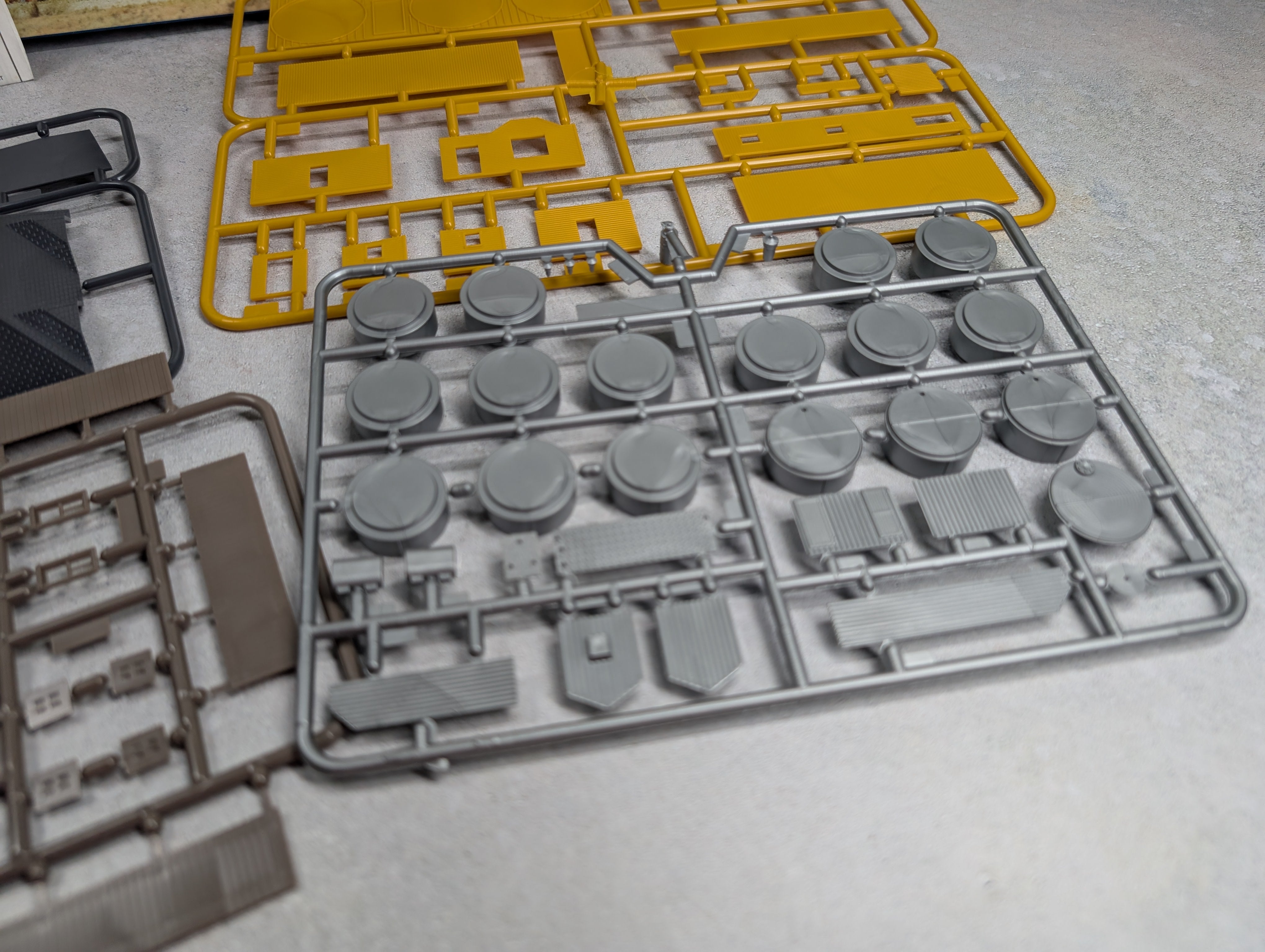USED Walthers 933-3246 N Scale Cornerstone Goldenflame Fuel Co Structure KIT