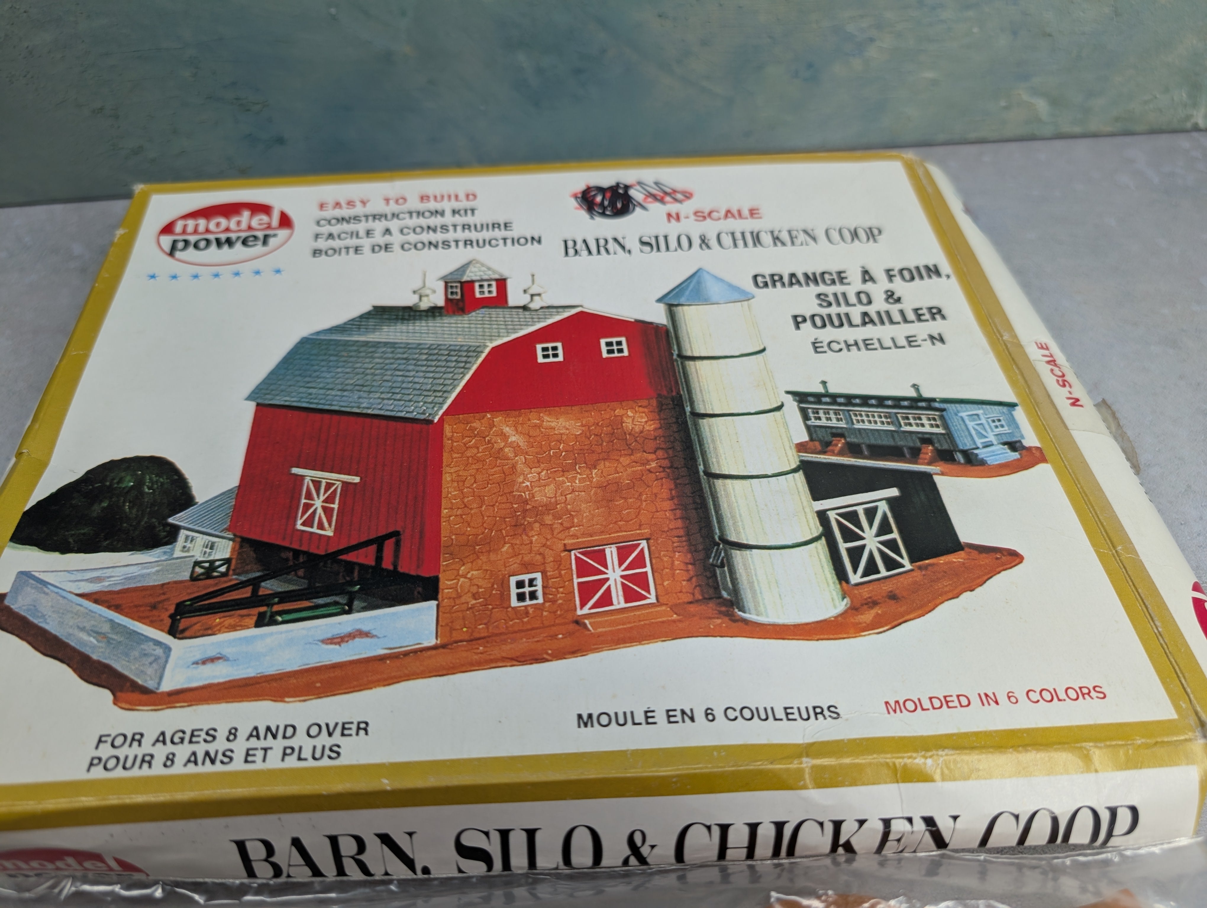 USED Model Power 1517 N Scale Barn, Silo & Chicken Coop KIT
