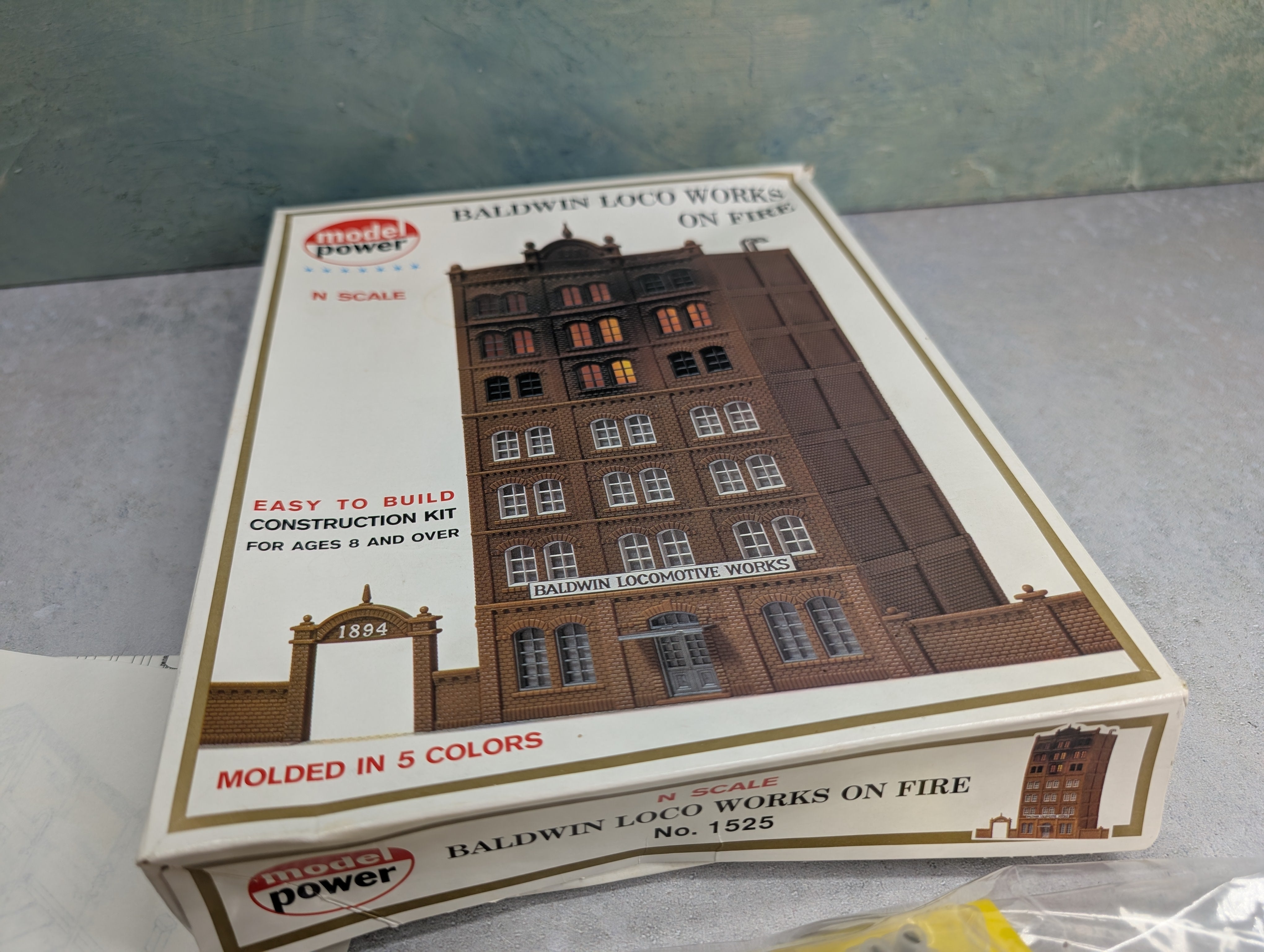 USED Model Power 1525 N Scale Baldwin Loco Works on Fire KIT
