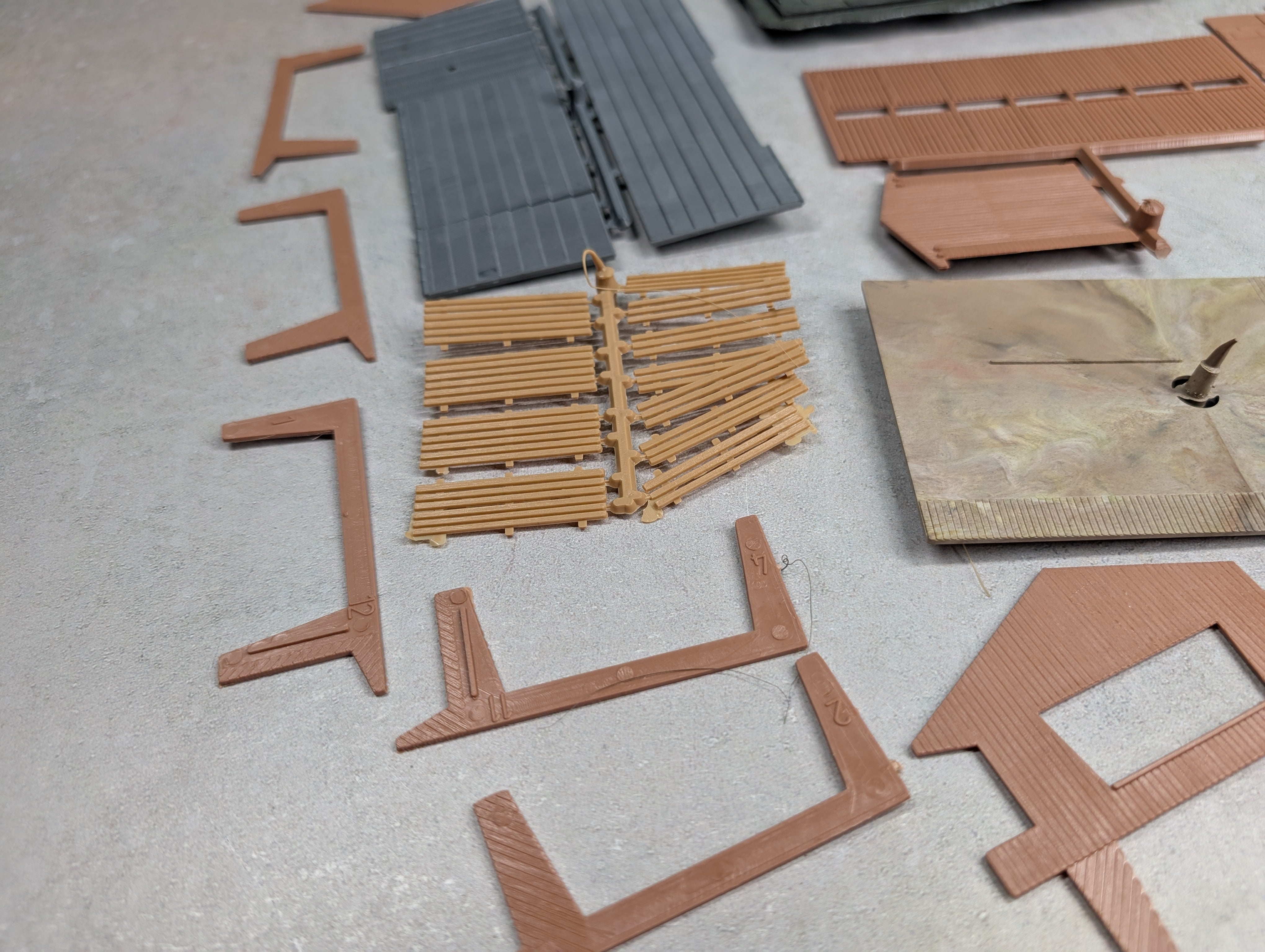 USED Atlas 2883 N Scale Lumber Mill Structure KIT