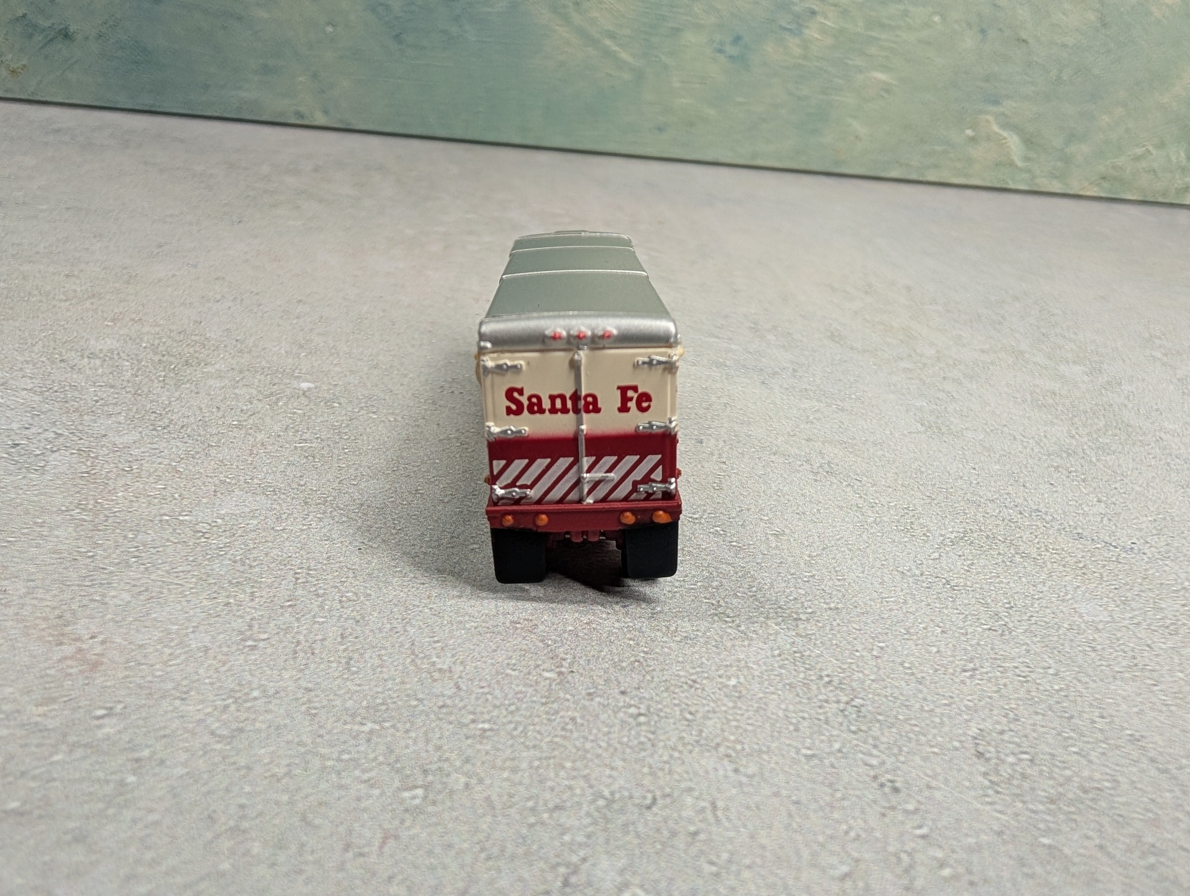 USED N Scale 33' Trailer Santa Fe ATSF