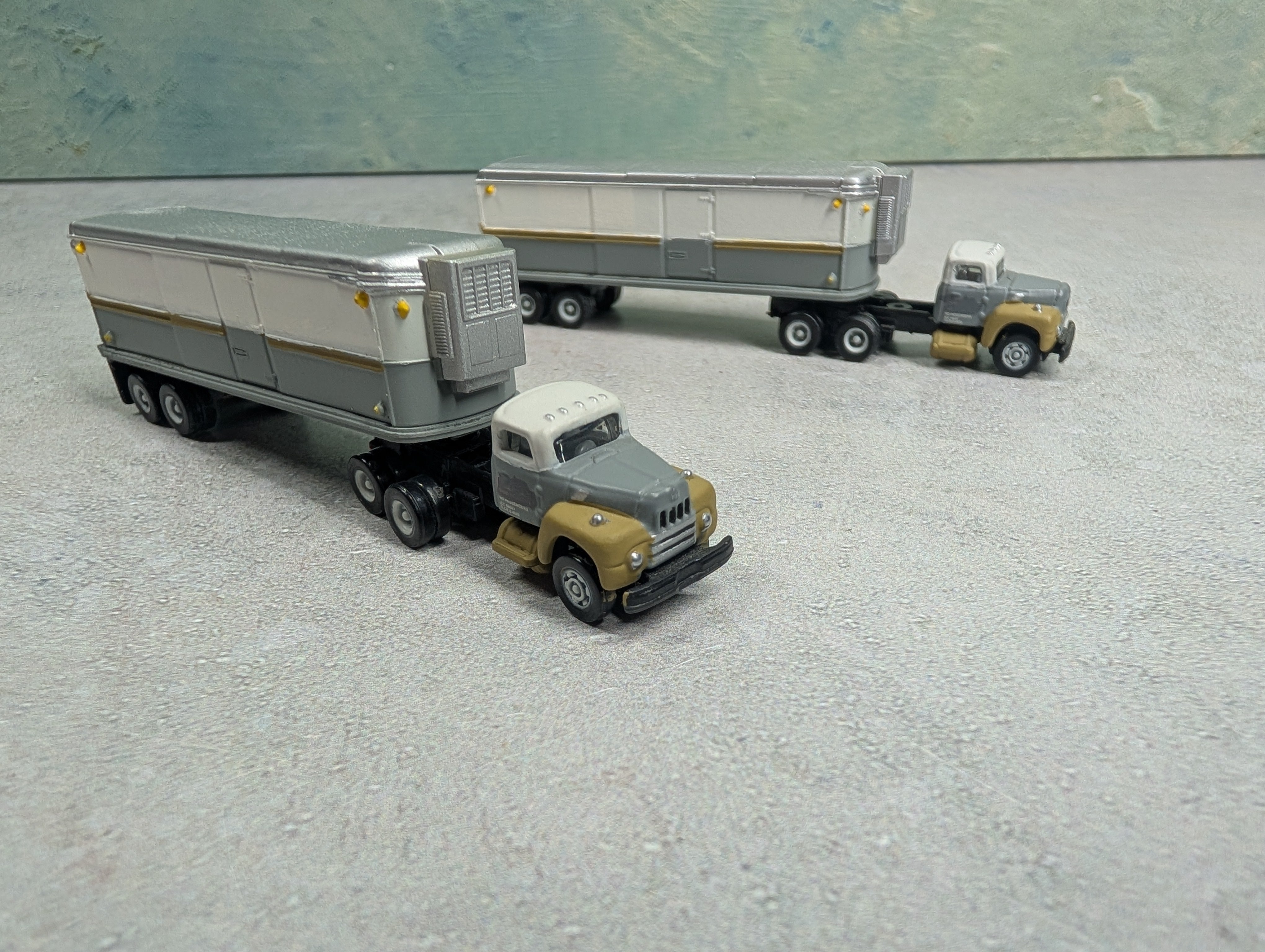 USED Classic Metal Works N Scale Lot of Tractor Trailers w/ Reefers - White Gray & Gold