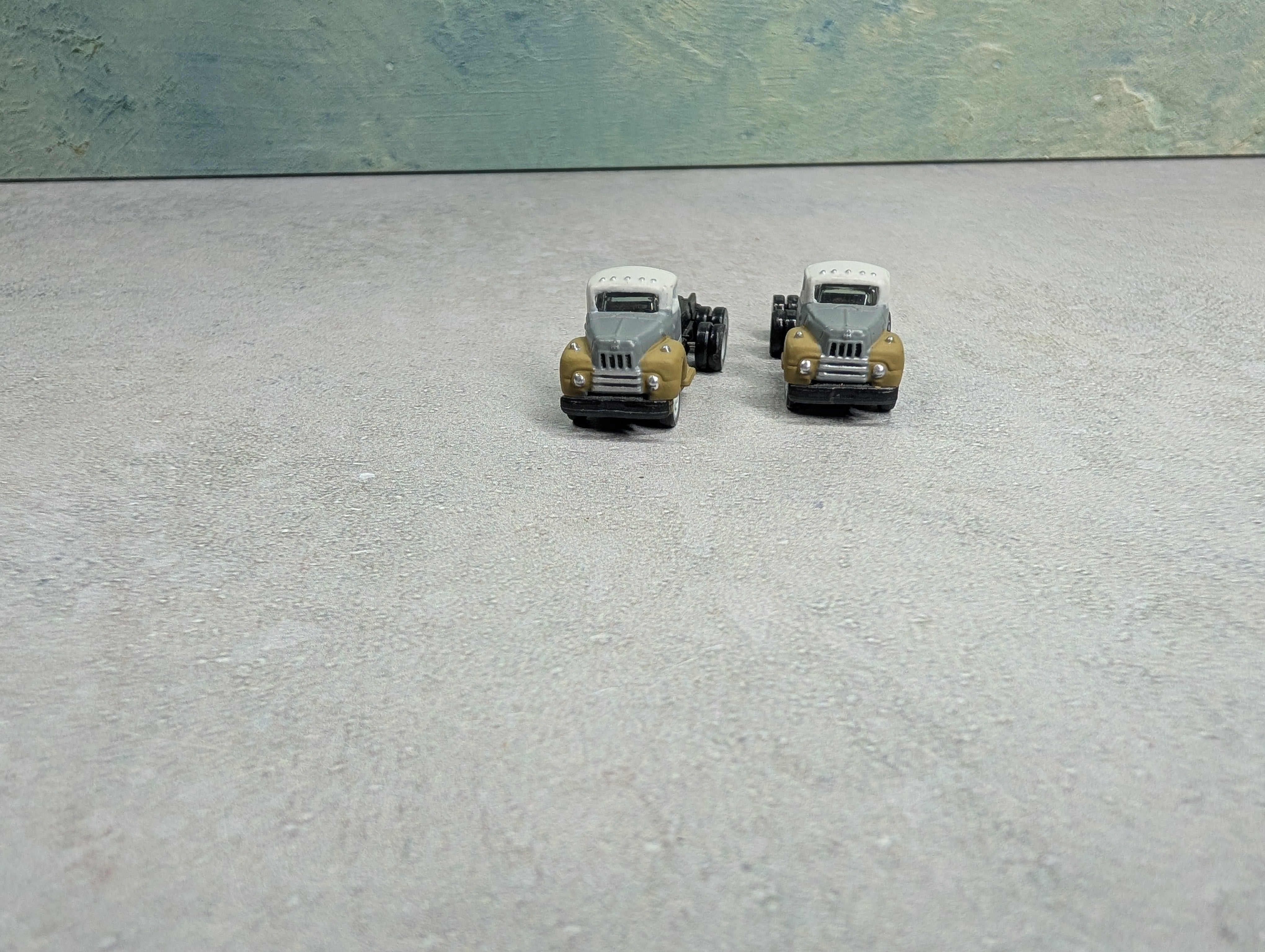 USED Classic Metal Works N Scale Lot of Tractor Trailers w/ Reefers - White Gray & Gold