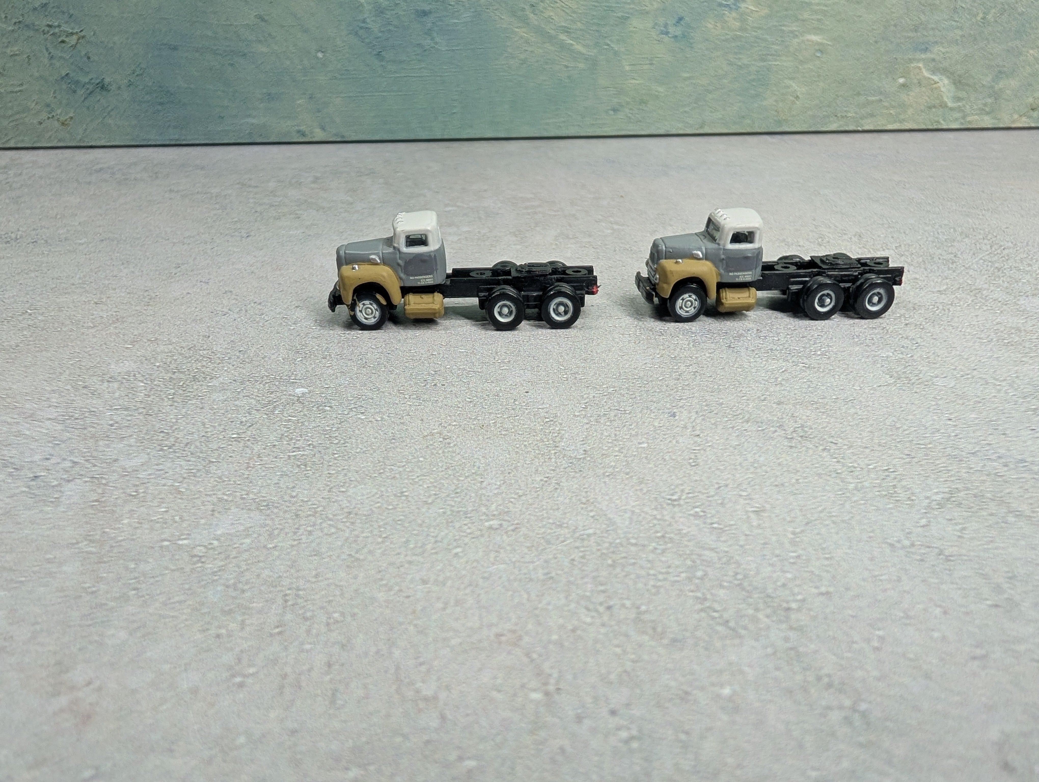 USED Classic Metal Works N Scale Lot of Tractor Trailers w/ Reefers - White Gray & Gold