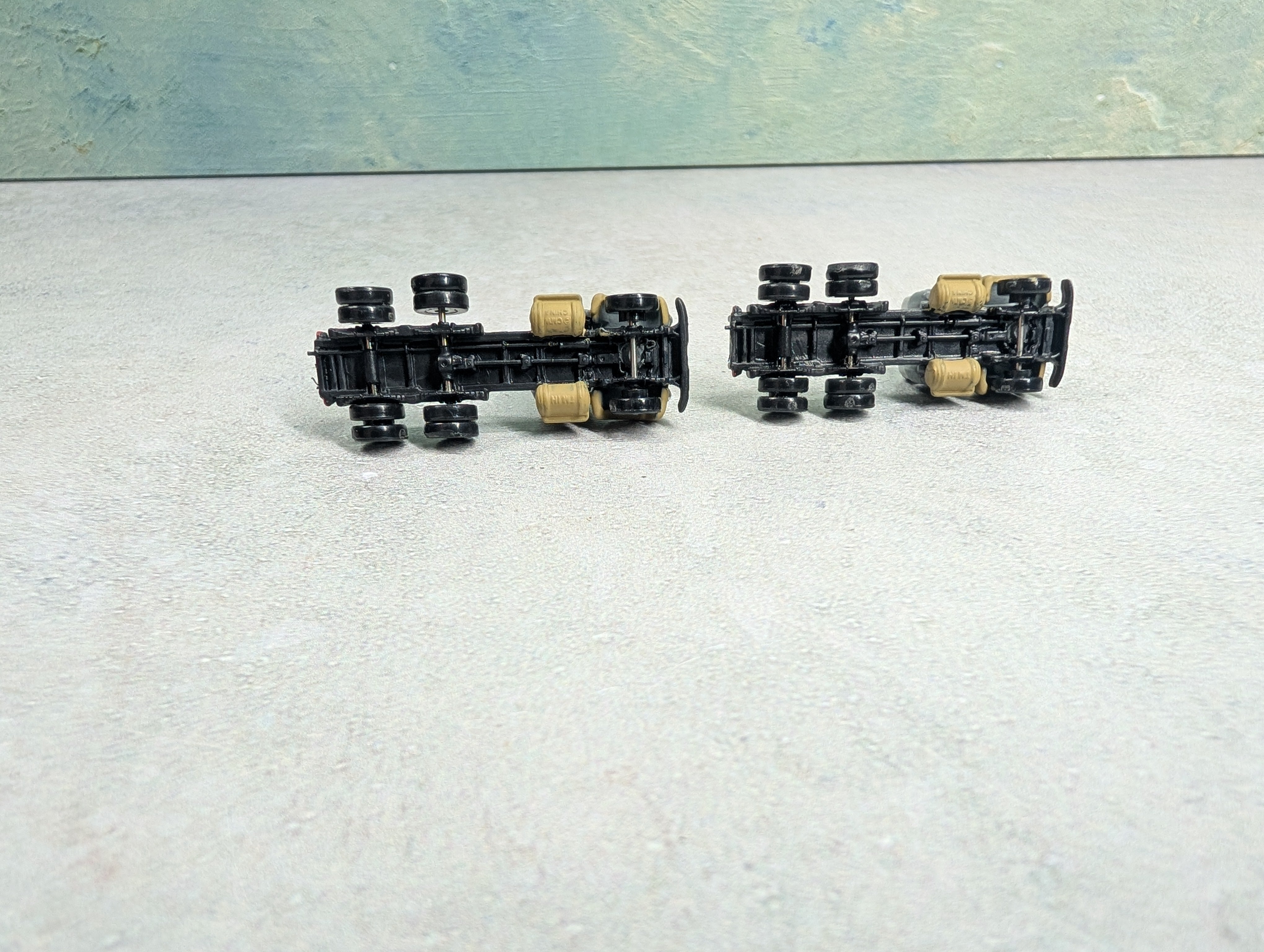 USED Classic Metal Works N Scale Lot of Tractor Trailers w/ Reefers - White Gray & Gold