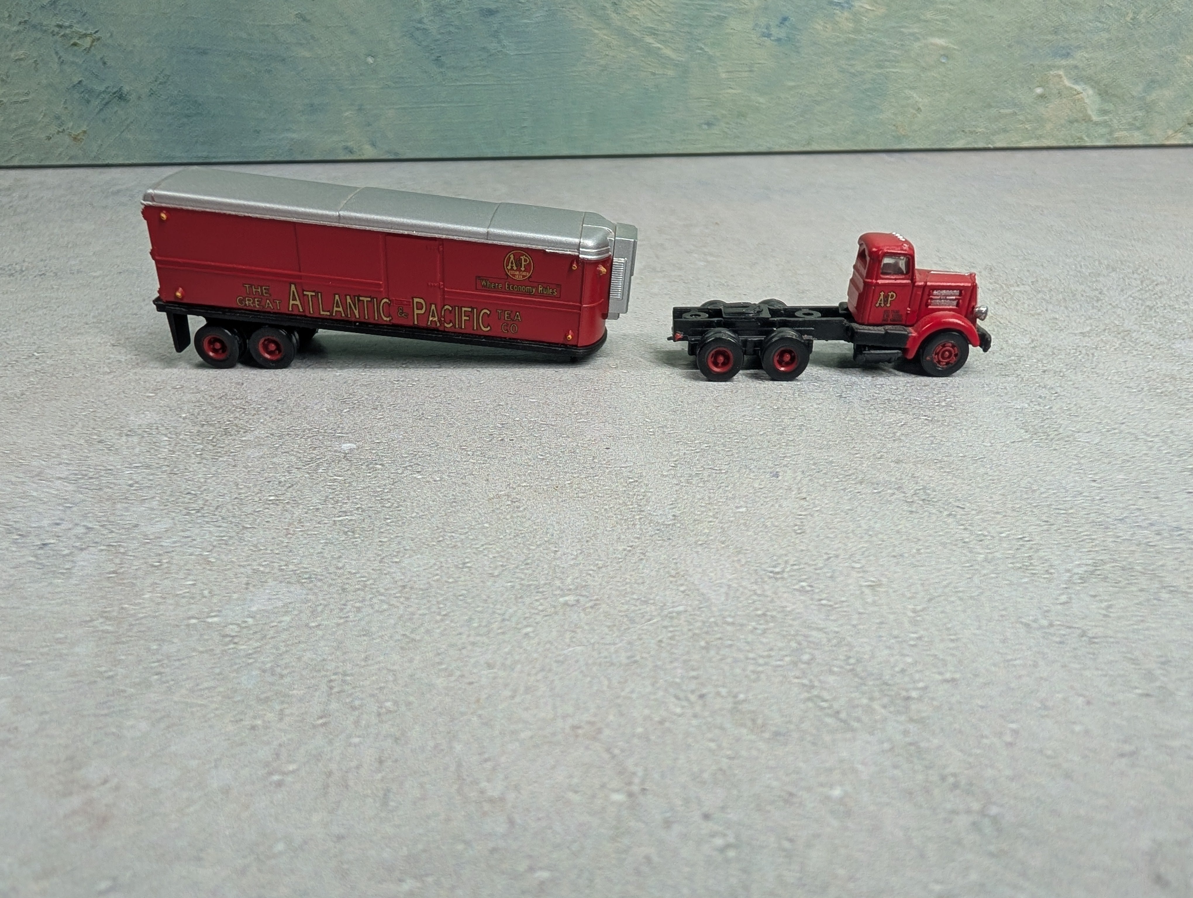USED Classic Metal Works N Scale Tractor Trailer w/ Reefer Atlantic & Pacific A&P