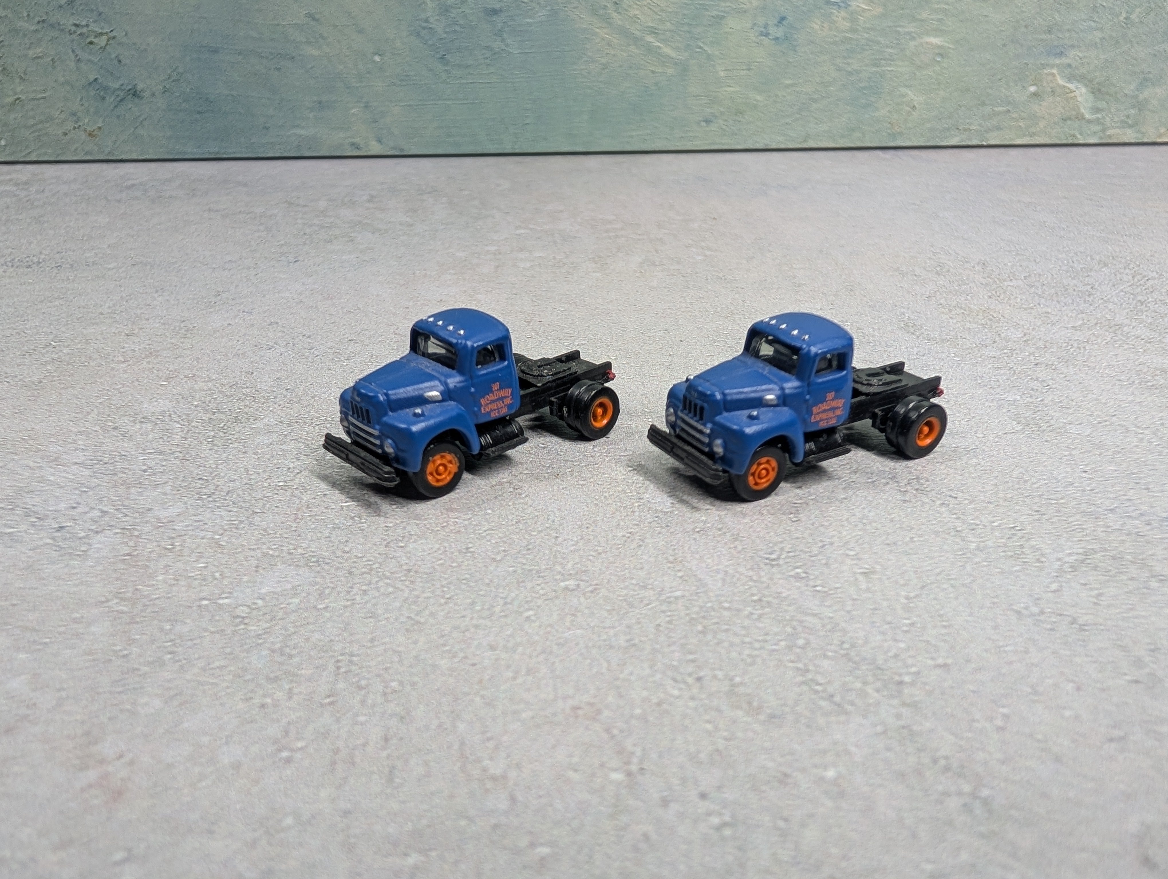 USED Classic Metal Works N Scale Lot of Tractor Cabs Roadway Express (2 pcs)