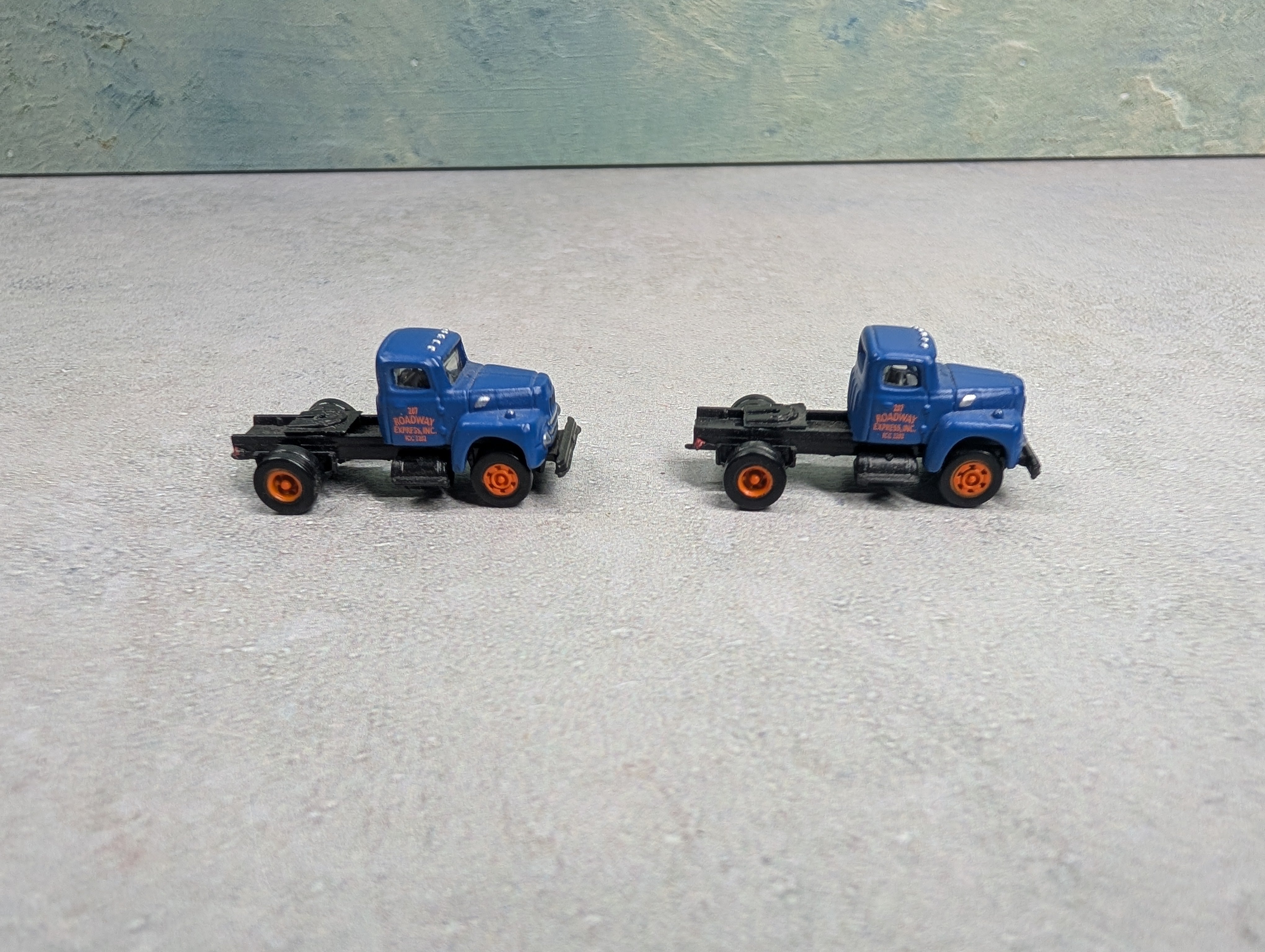 USED Classic Metal Works N Scale Lot of Tractor Cabs Roadway Express (2 pcs)