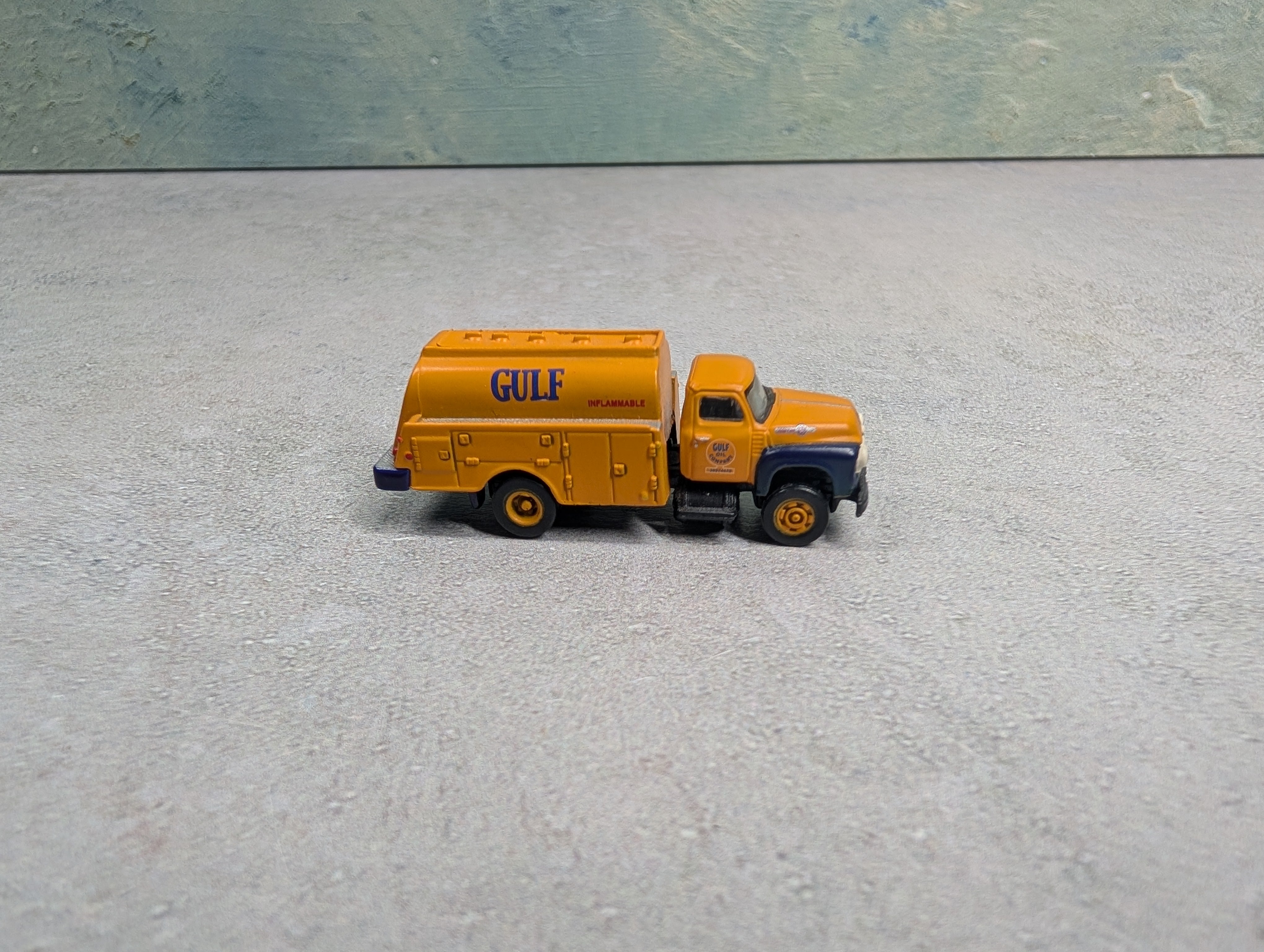 USED Classic Metal Works N Scale Yellow & Blue Tanker Work Truck Gulf