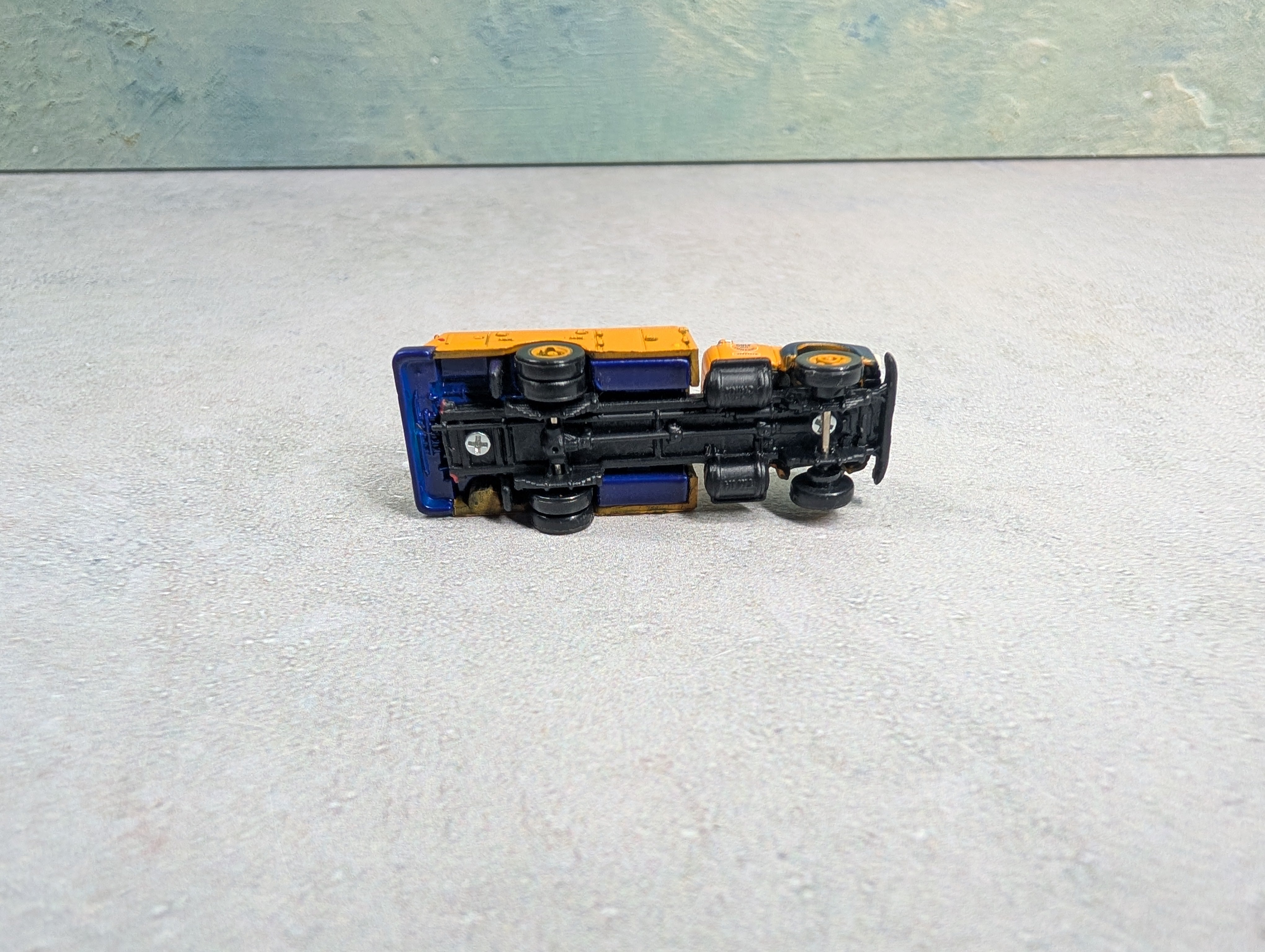 USED Classic Metal Works N Scale Yellow & Blue Tanker Work Truck Gulf