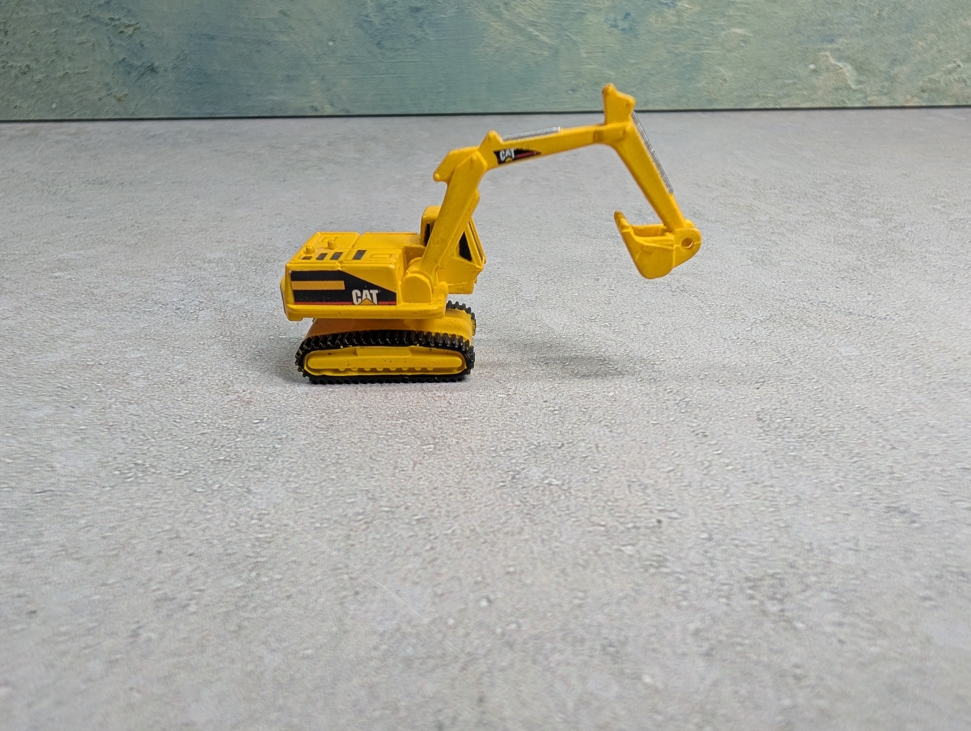 USED N Scale Cat Excavator w/ Moving Parts
