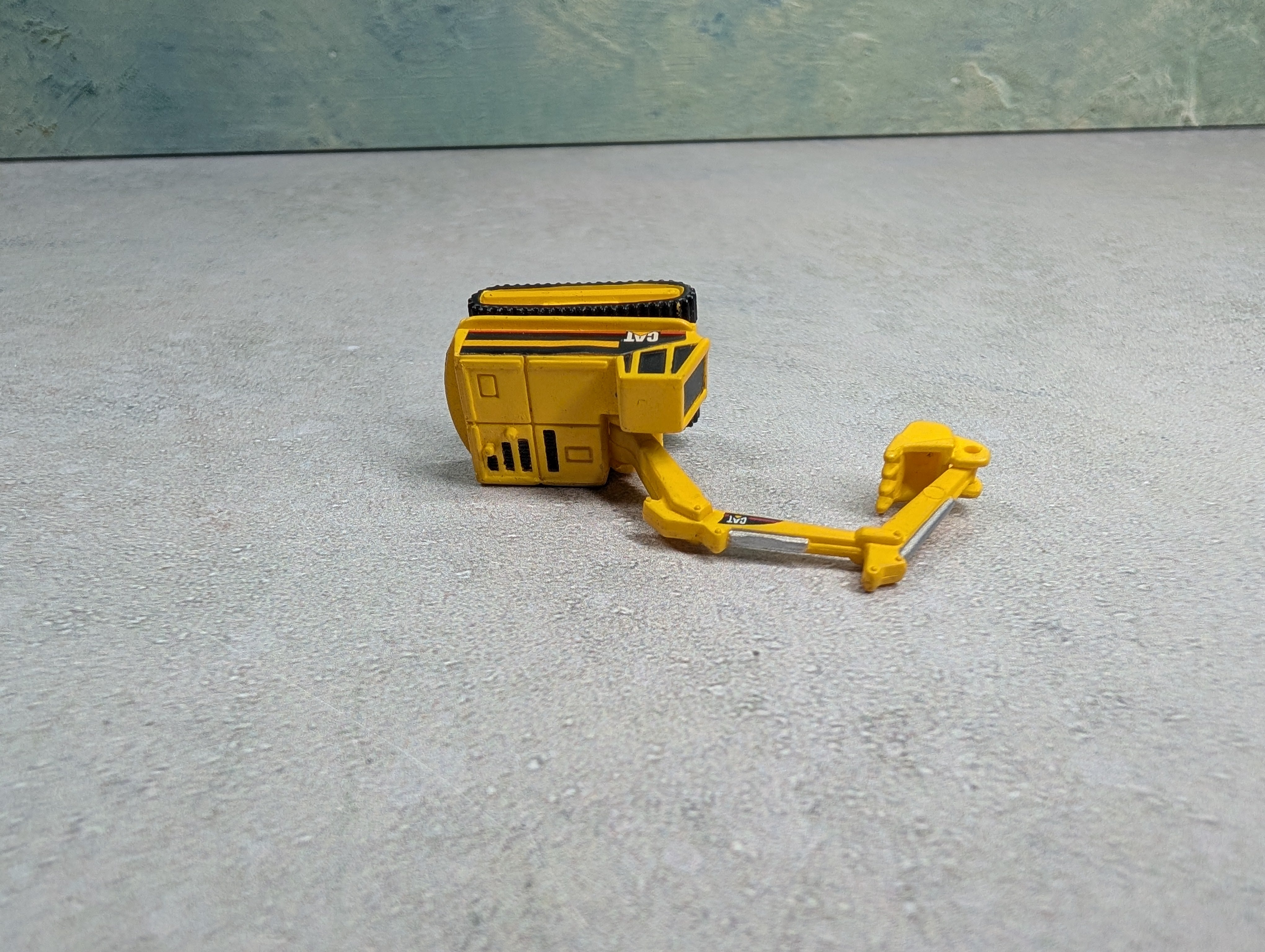 USED N Scale Cat Excavator w/ Moving Parts