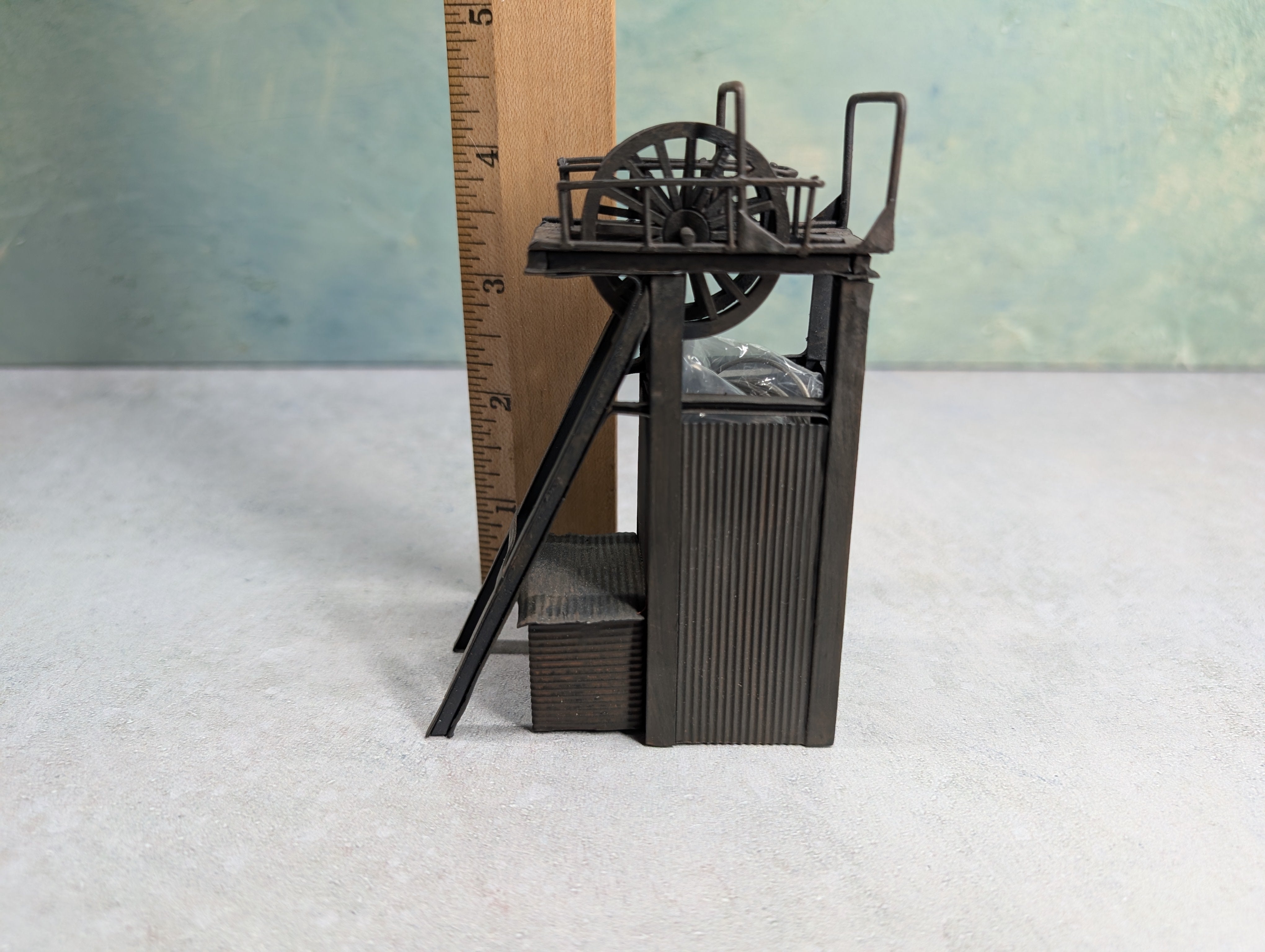 USED Bachmann 42-025 N Scale Scenecraft Hampton Heath Colliery Pit Head Lift
