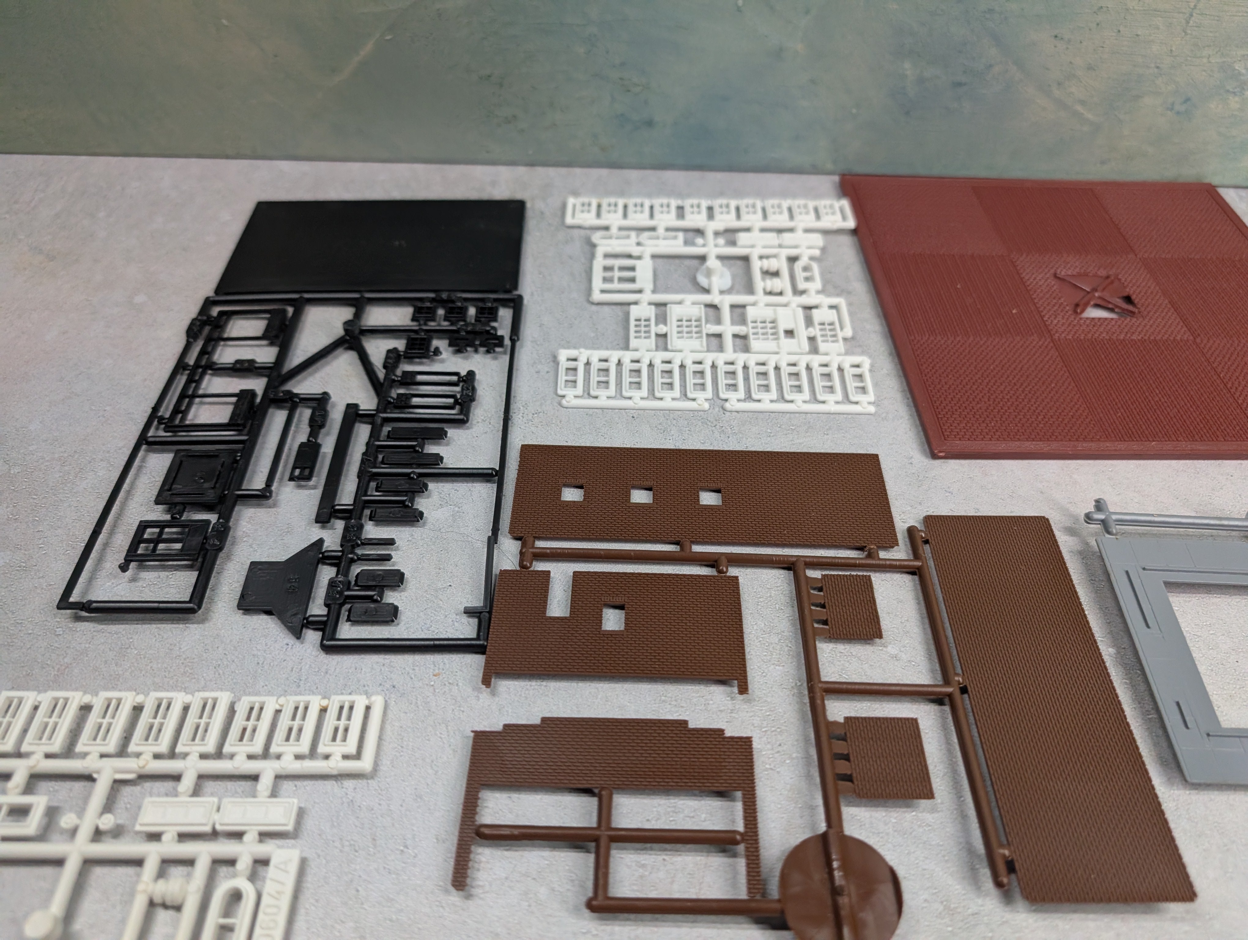 USED Heljan 604 N Scale Woolworth Store & Ice Cream Shop KIT