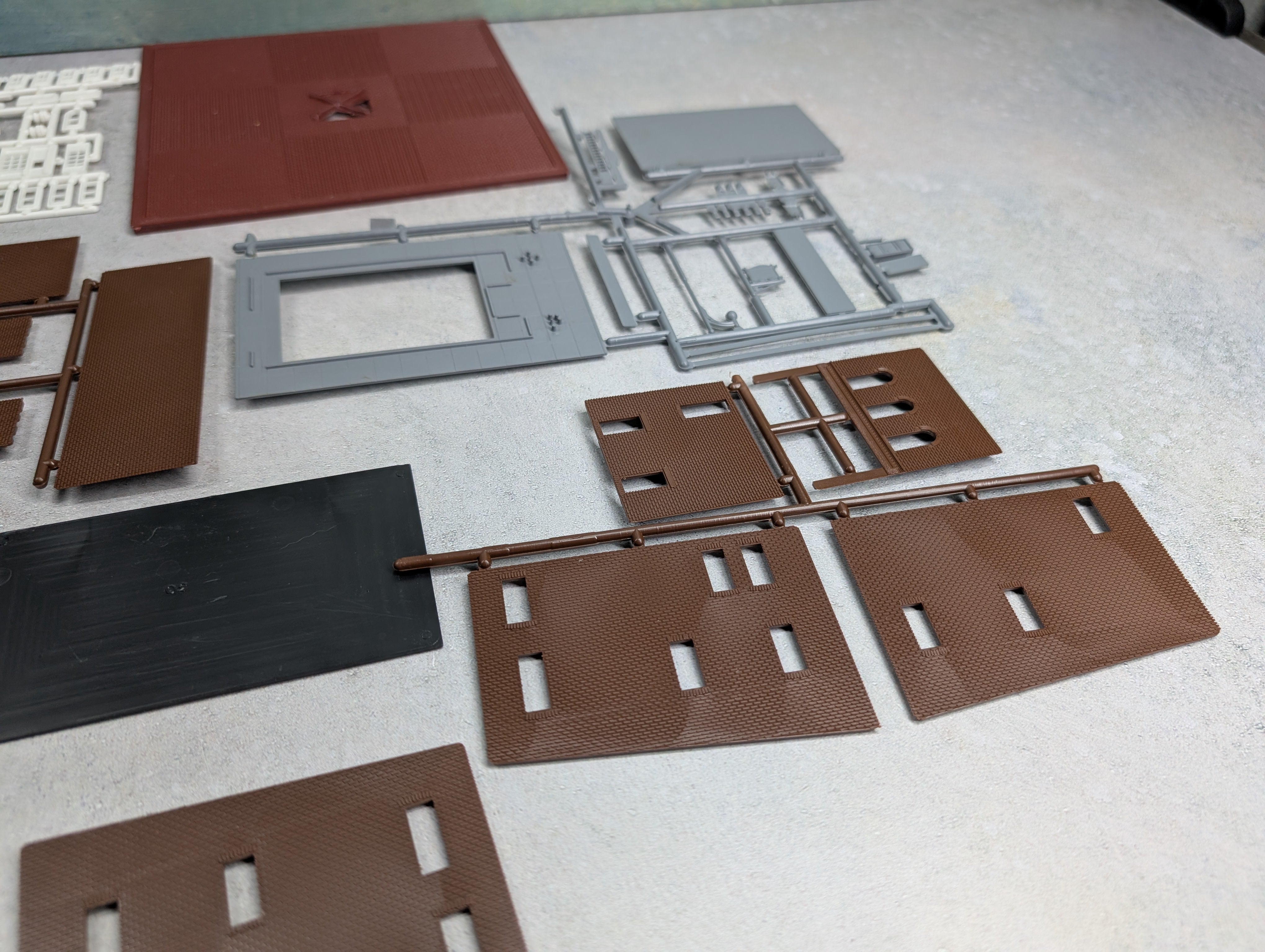 USED Heljan 604 N Scale Woolworth Store & Ice Cream Shop KIT
