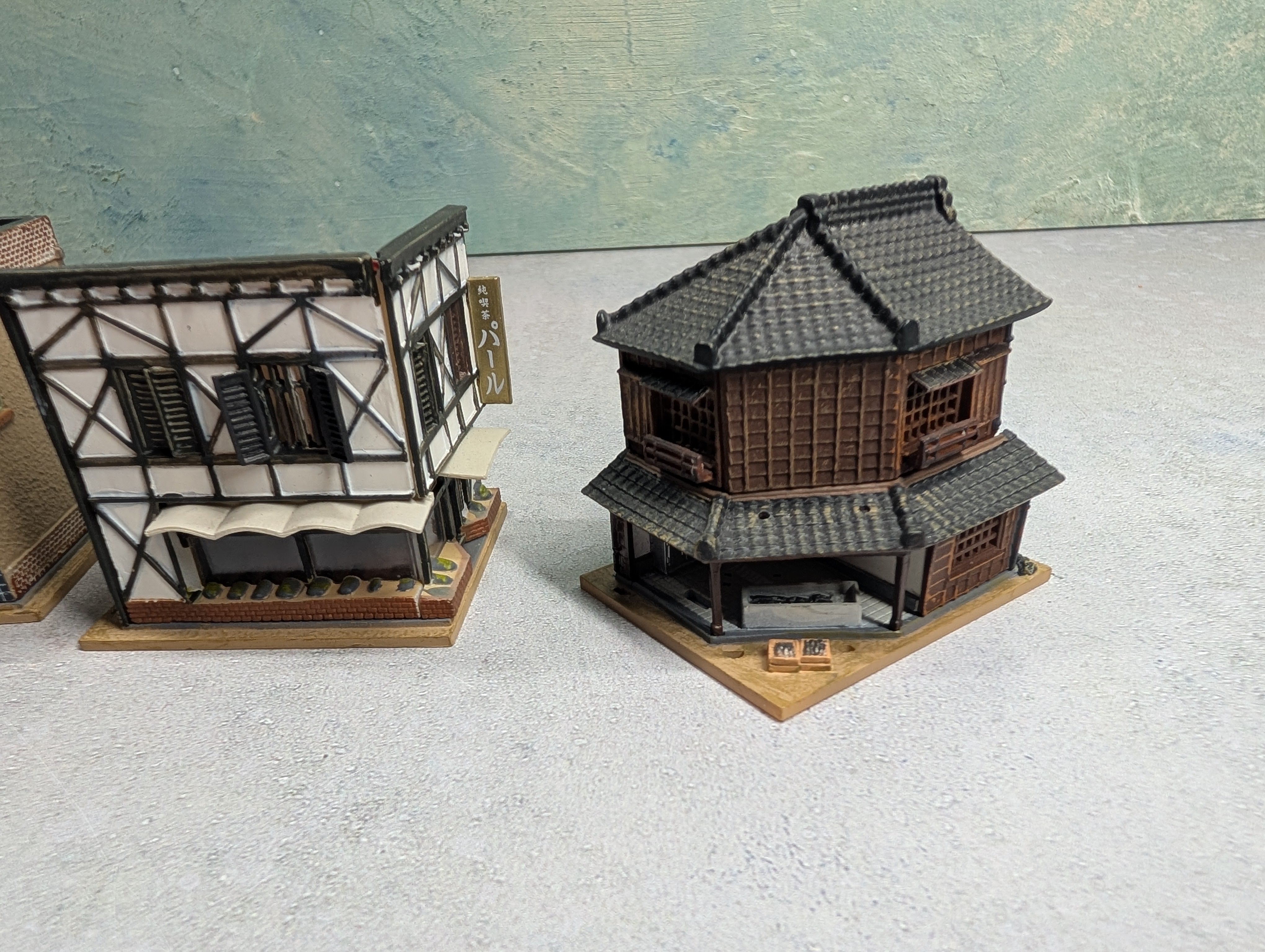 USED TomyTec N Scale Lot of Japenese Shops, Business Buildings (5 pcs)