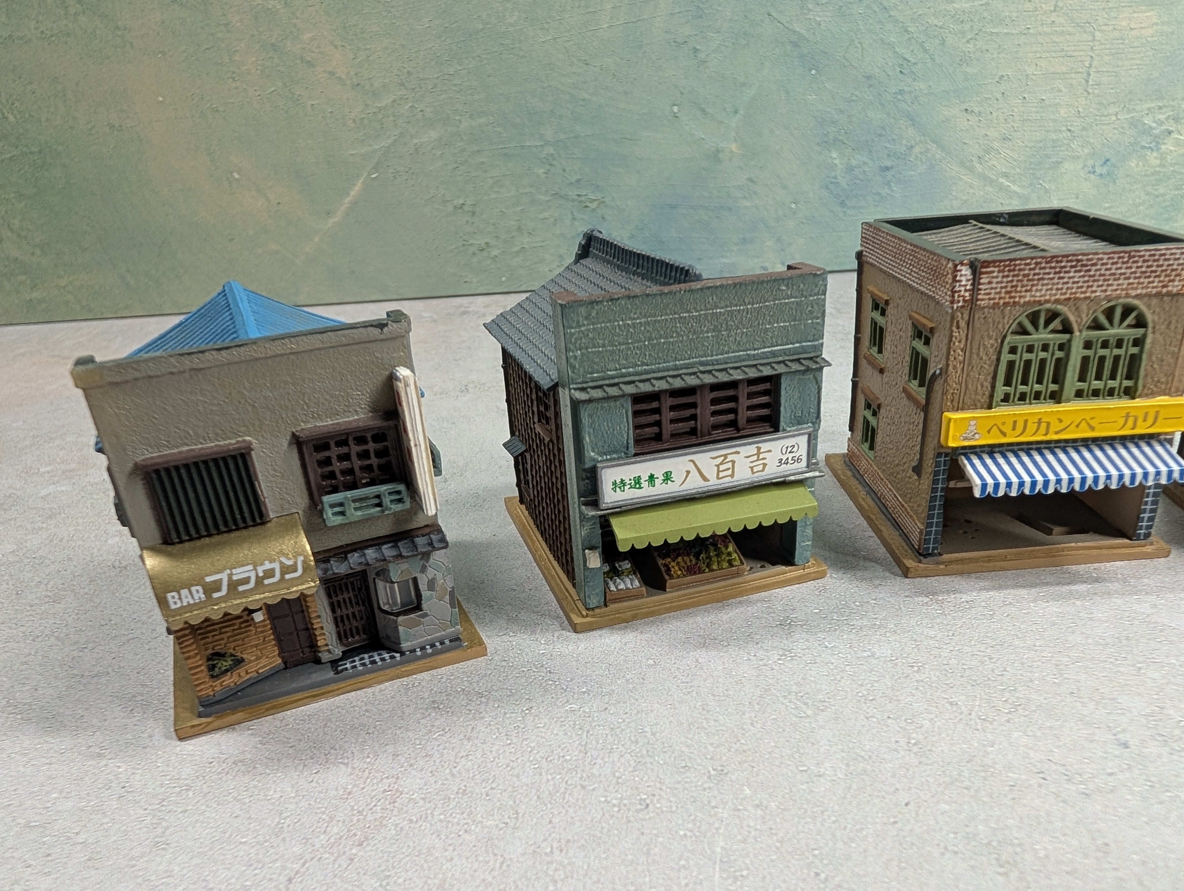 USED TomyTec N Scale Lot of Japenese Shops, Business Buildings (5 pcs)
