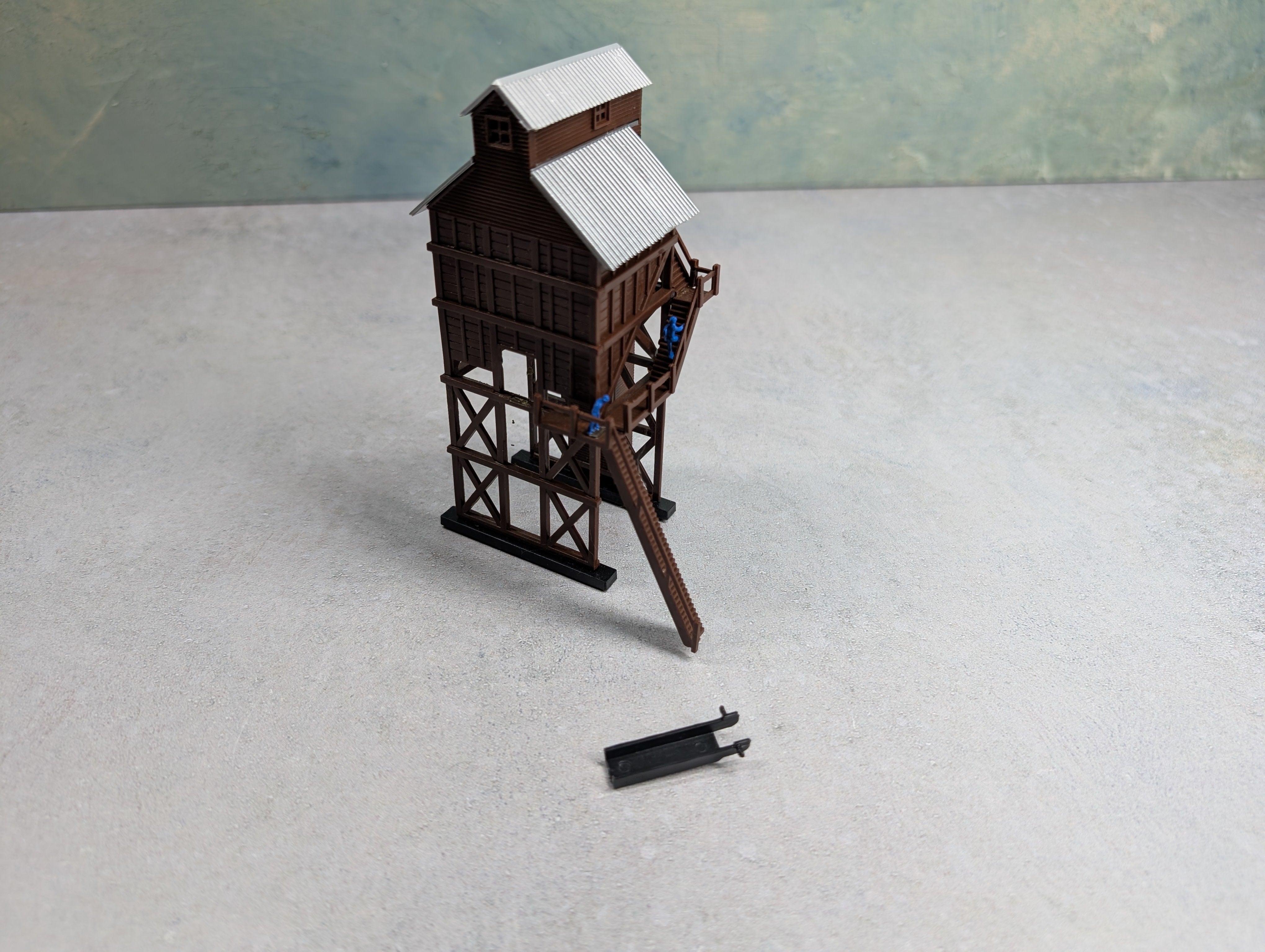 USED Bachmann N Scale Coaling Station