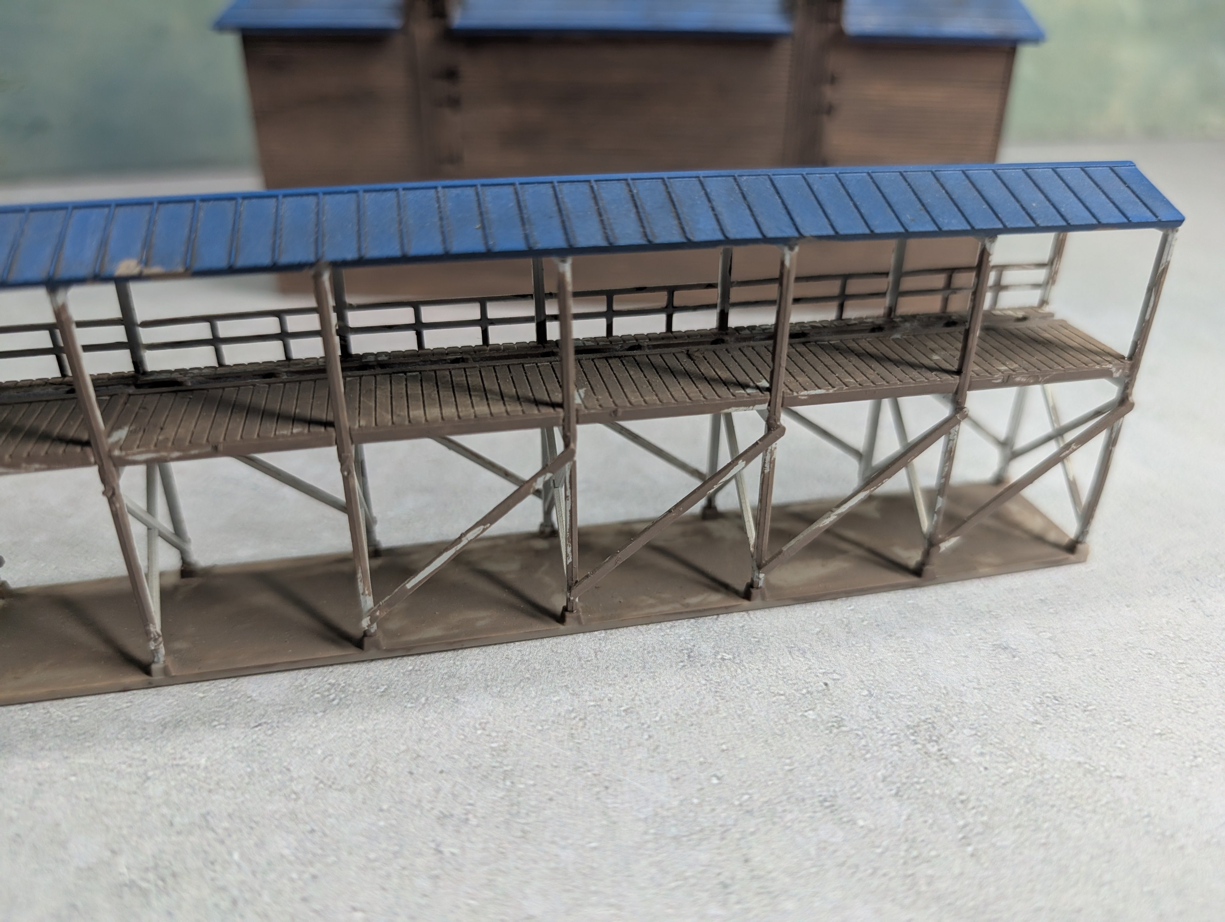 USED Walthers N Scale Weathered Ice House & Icing Platform