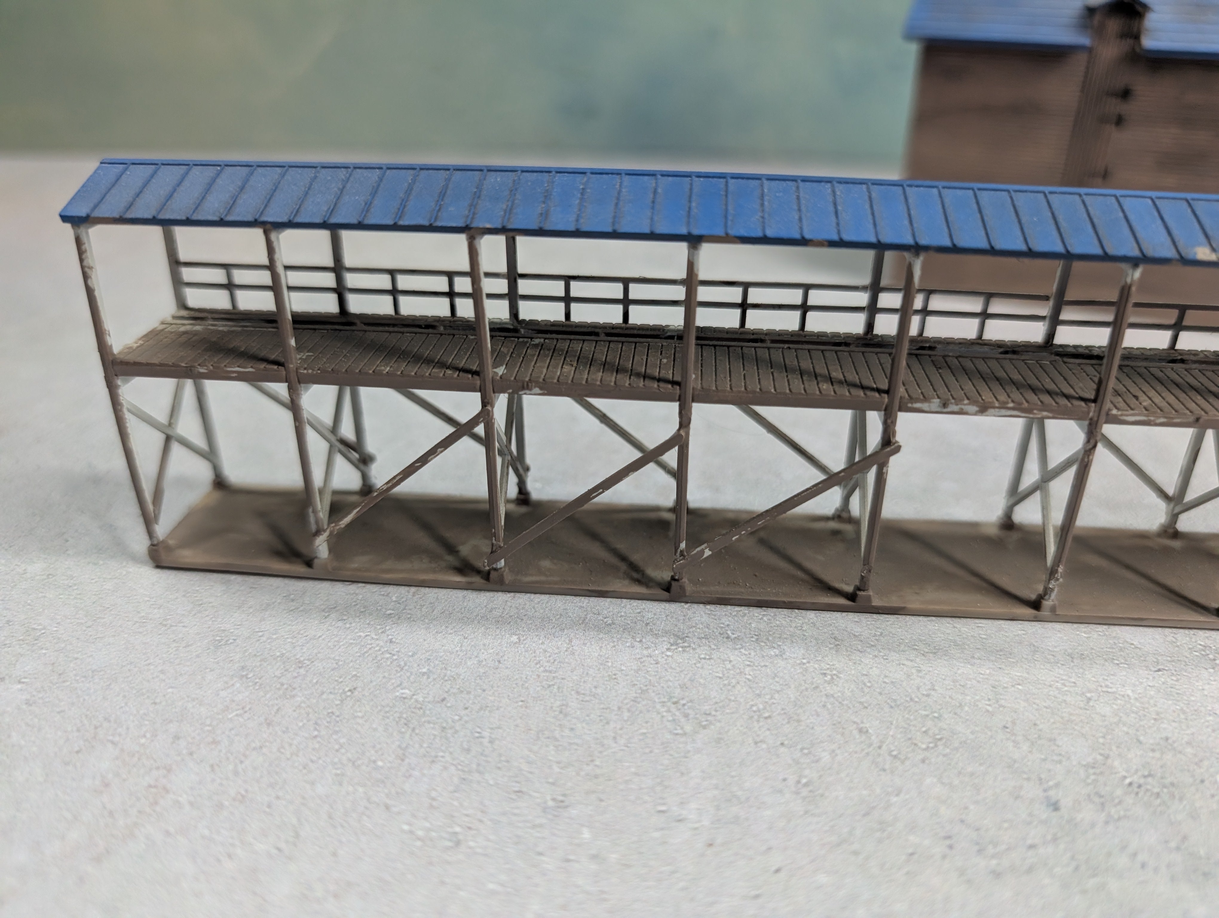 USED Walthers N Scale Weathered Ice House & Icing Platform
