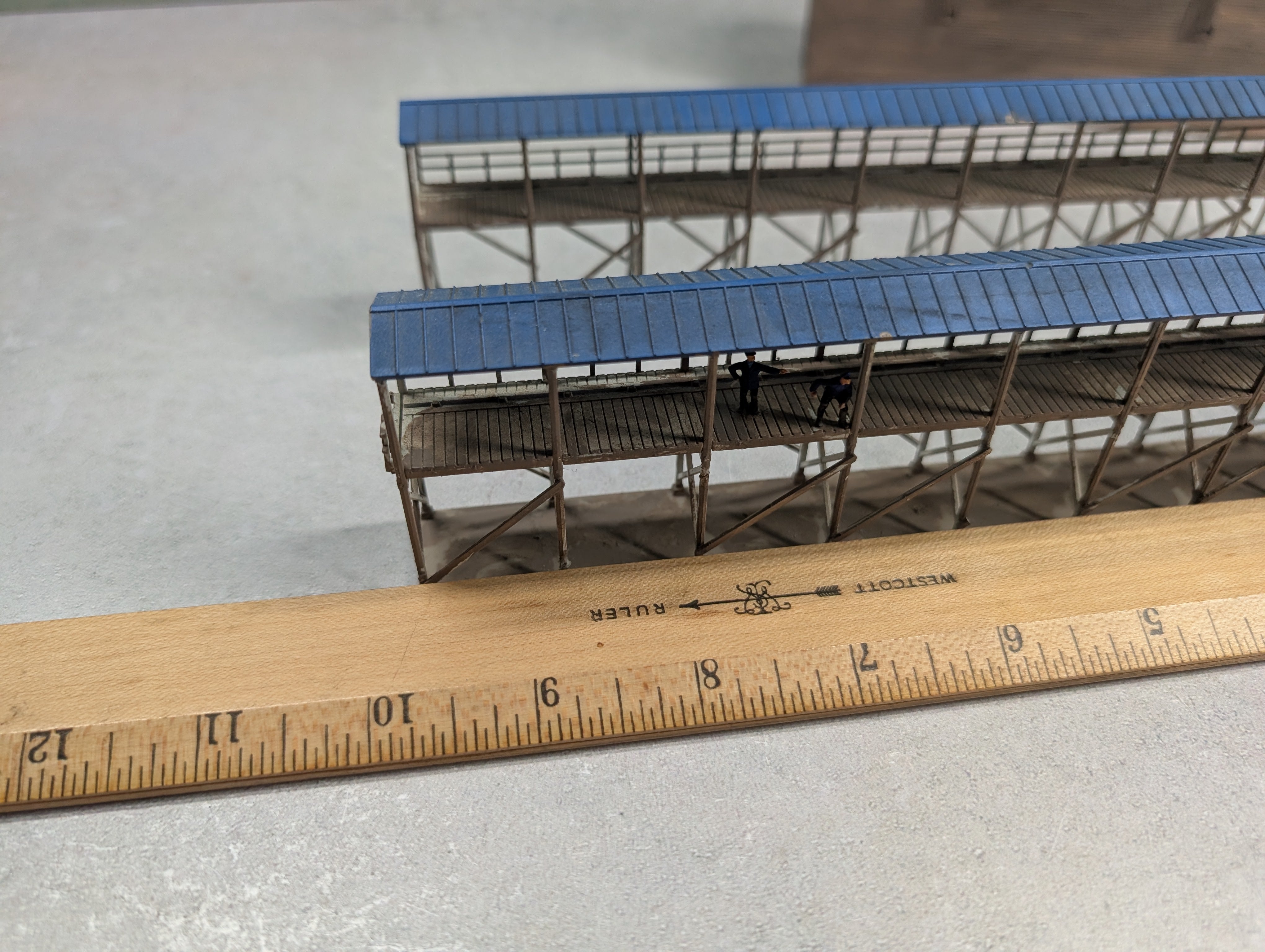 USED Walthers N Scale Weathered Ice House & Icing Platform