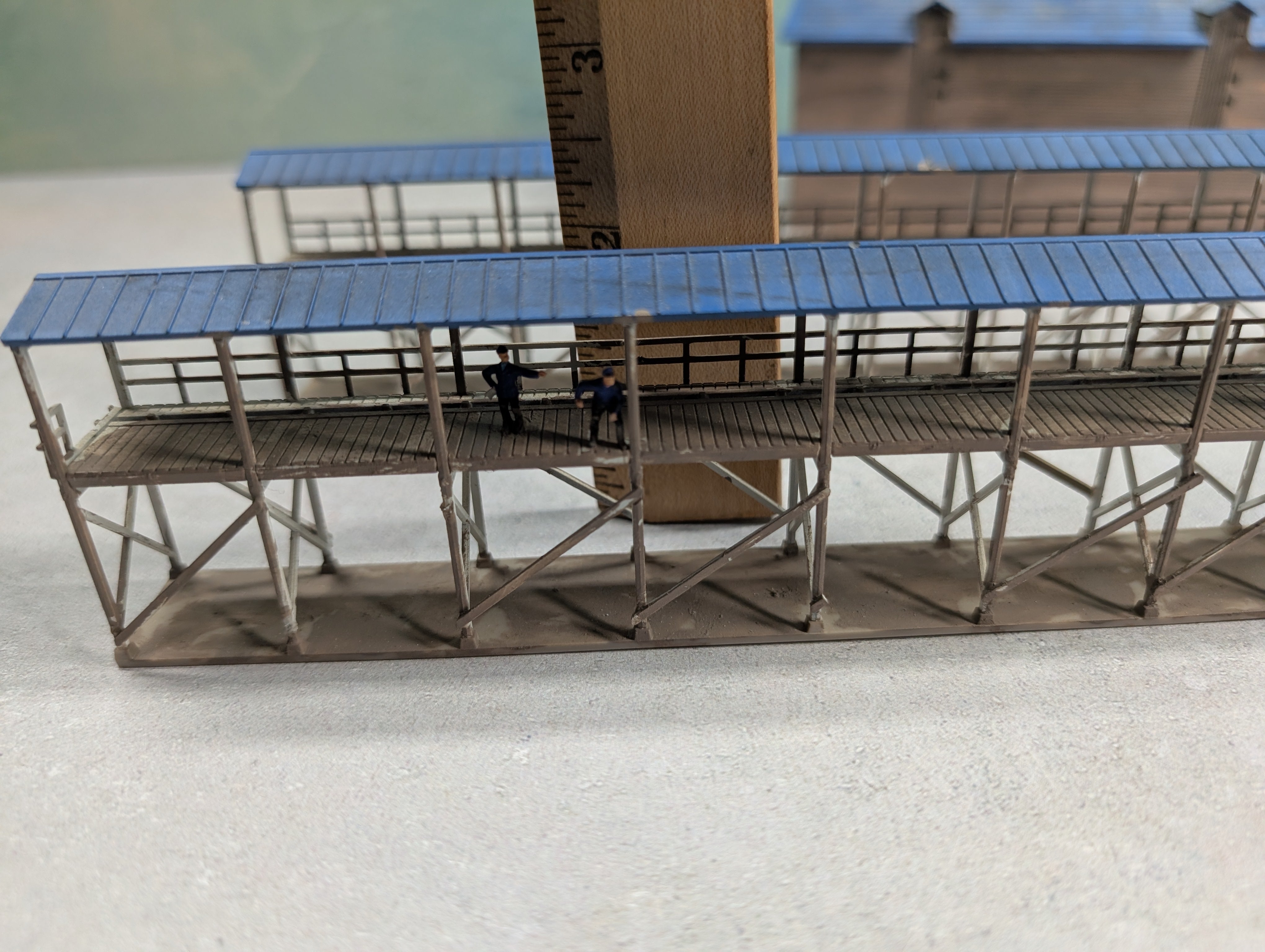 USED Walthers N Scale Weathered Ice House & Icing Platform