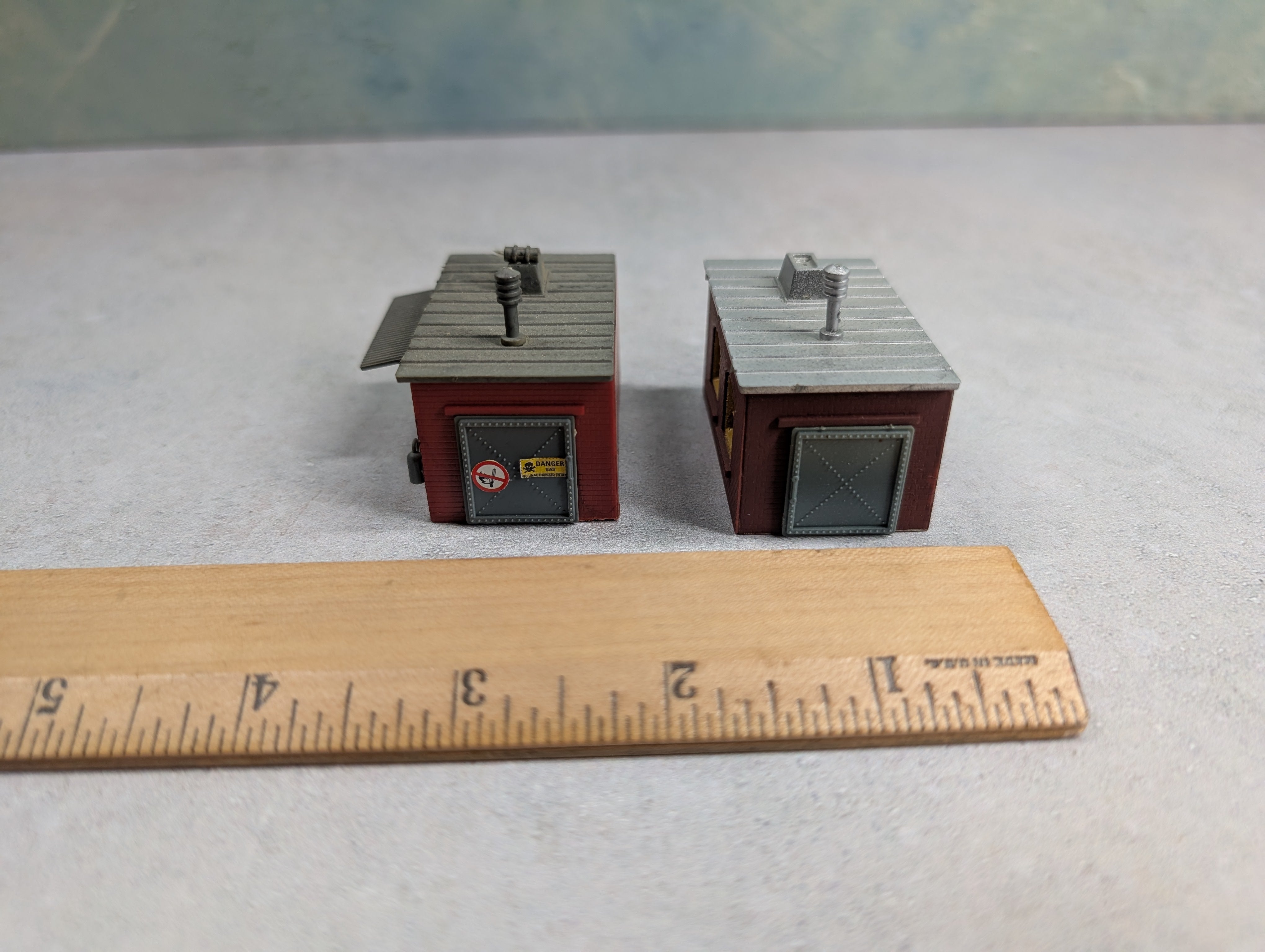 USED N Scale Two Little Brick Buildings