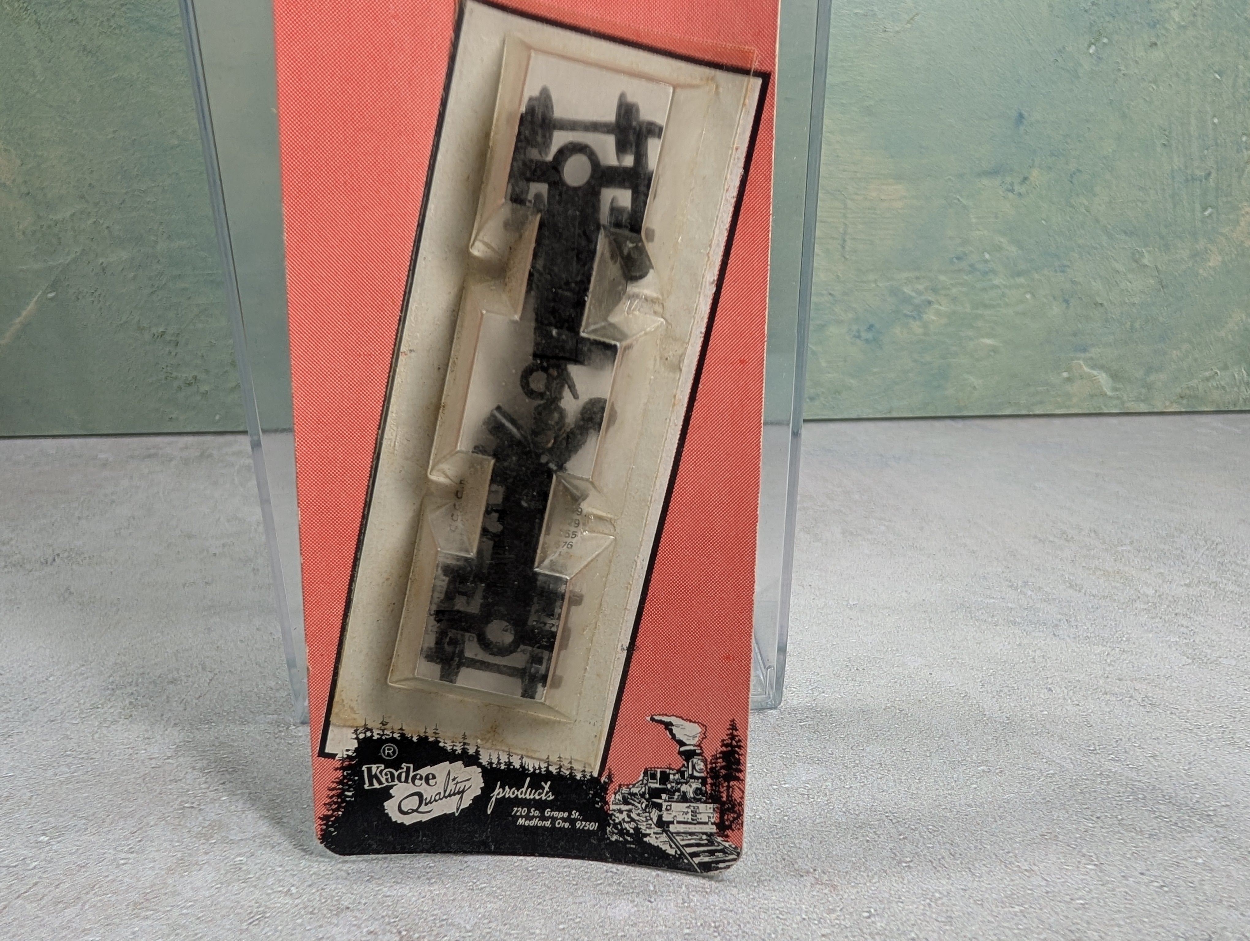 Kadee MT-1002 N Scale Bettendorf Extended w/ Magne-Matic Couplers