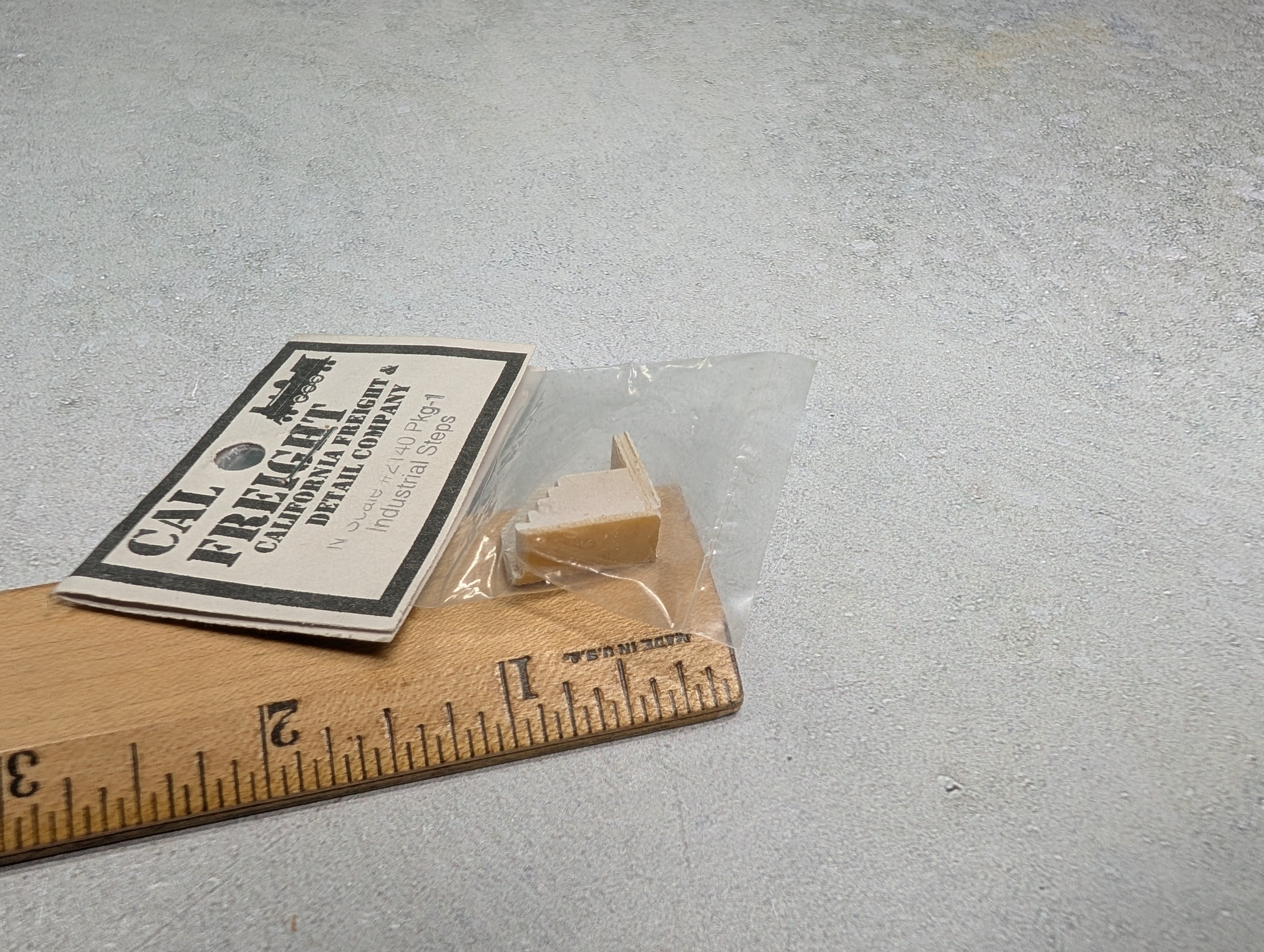 Cal Freight 2140 N Scale Concrete & Brick Industrial Steps