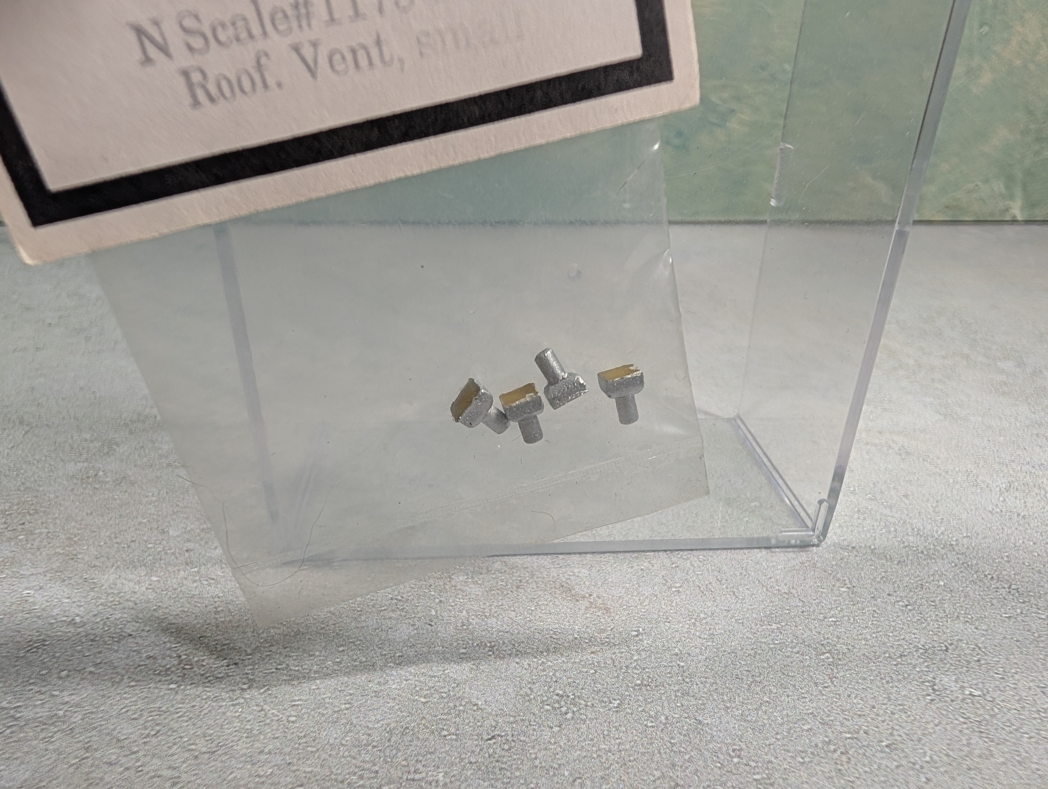 Cal Freight 1175 N Scale Small Roof Vent (4 pcs)