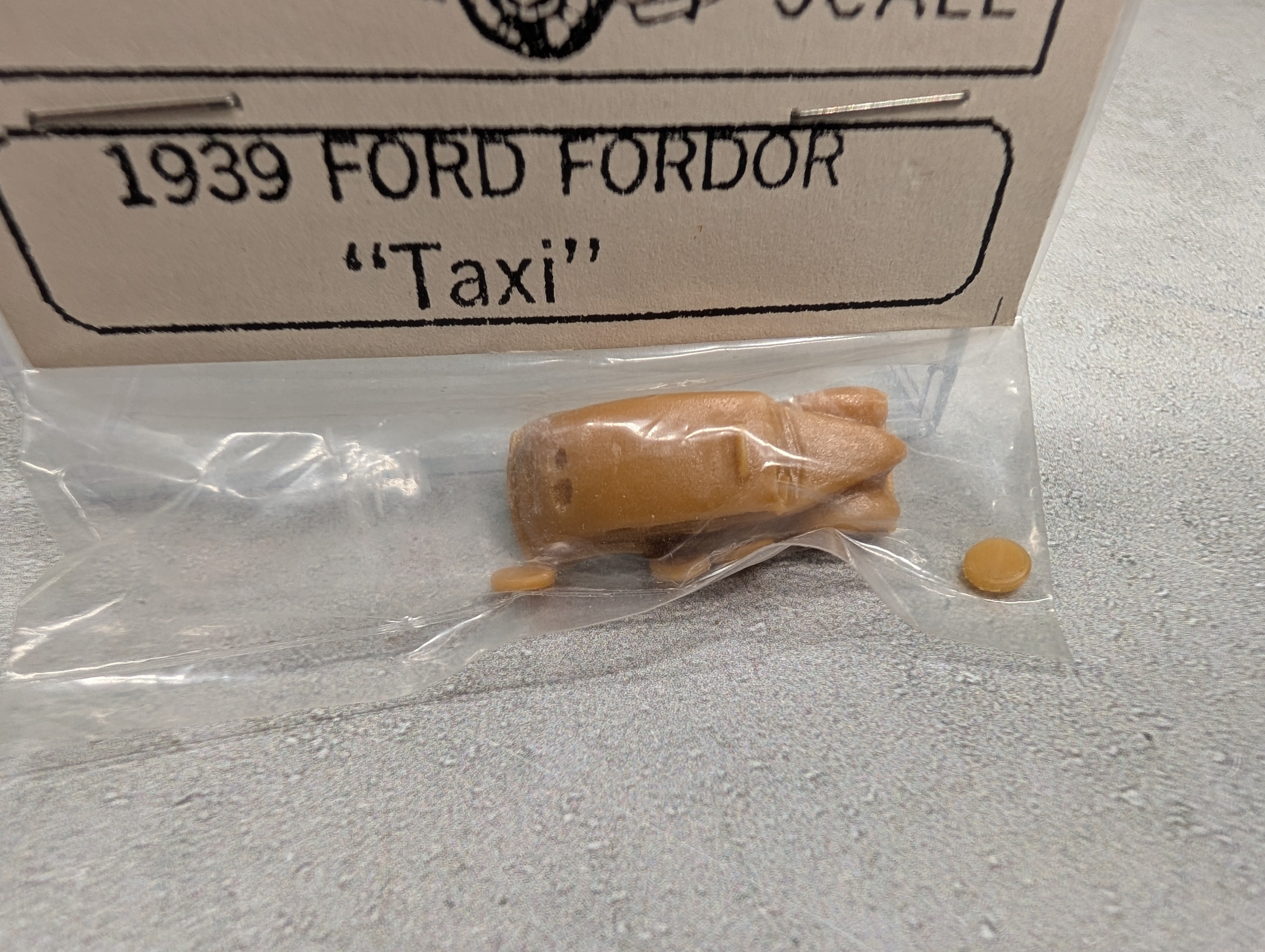 Bruce Richardson N Scale 1939 Ford Fordor "Taxi" KIT
