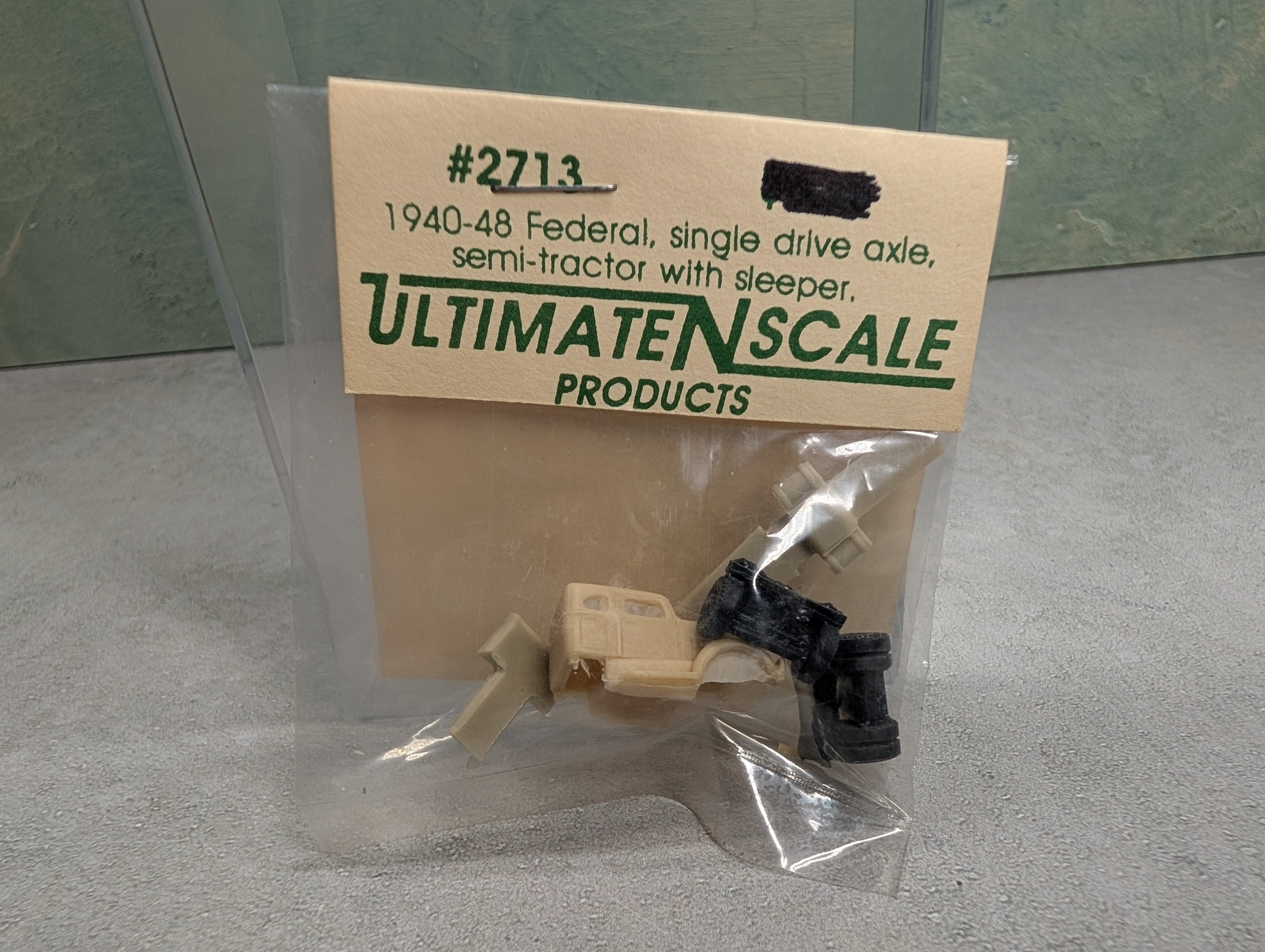 Ultimate N Scale 2713 N Scale 1940-1948 Federal Single Drive Axle Semi w/ Sleeper KIT