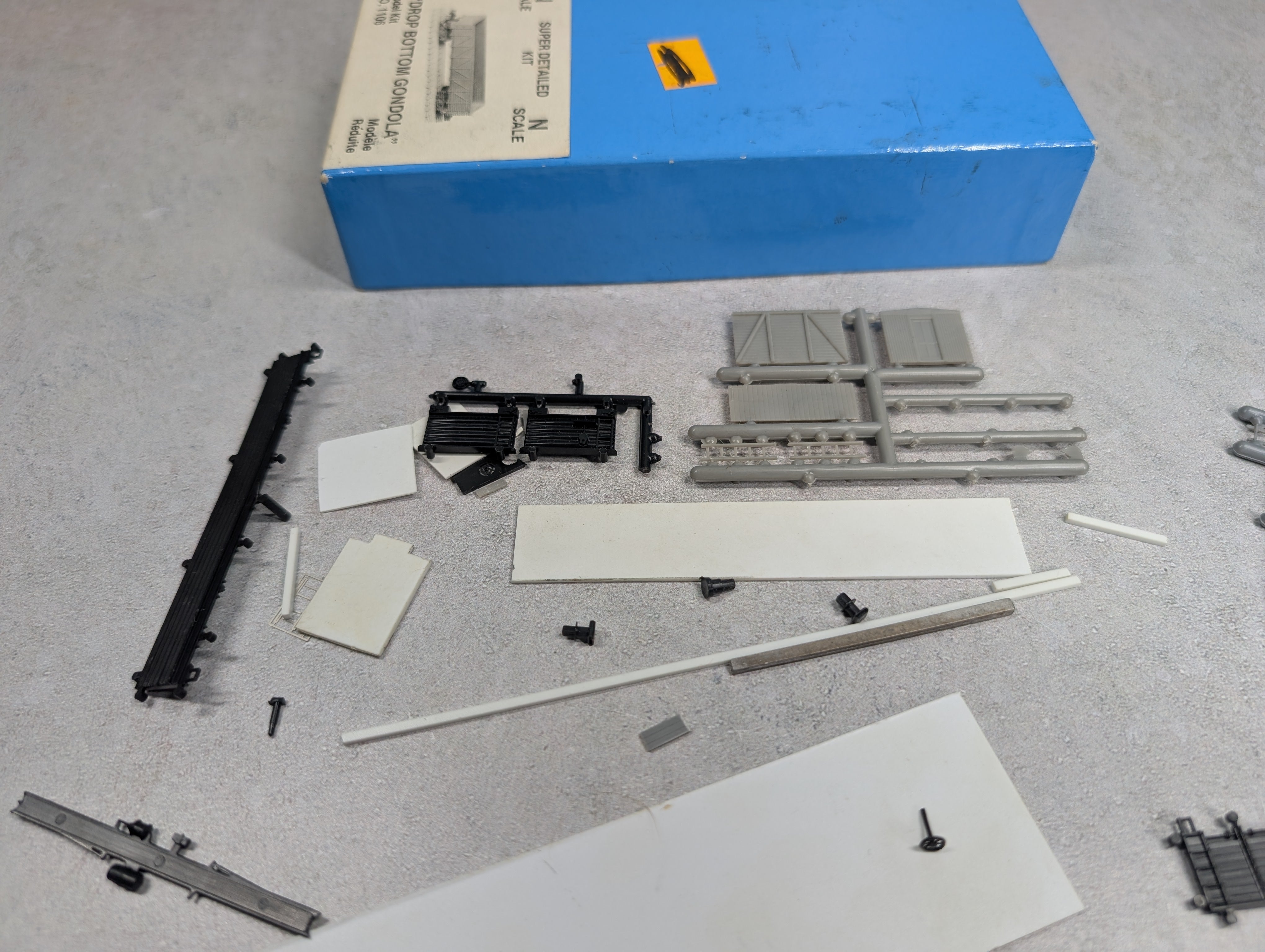 USED Dimi-Trains 1106 N Scale 40' Drop Bottom Gondola KIT