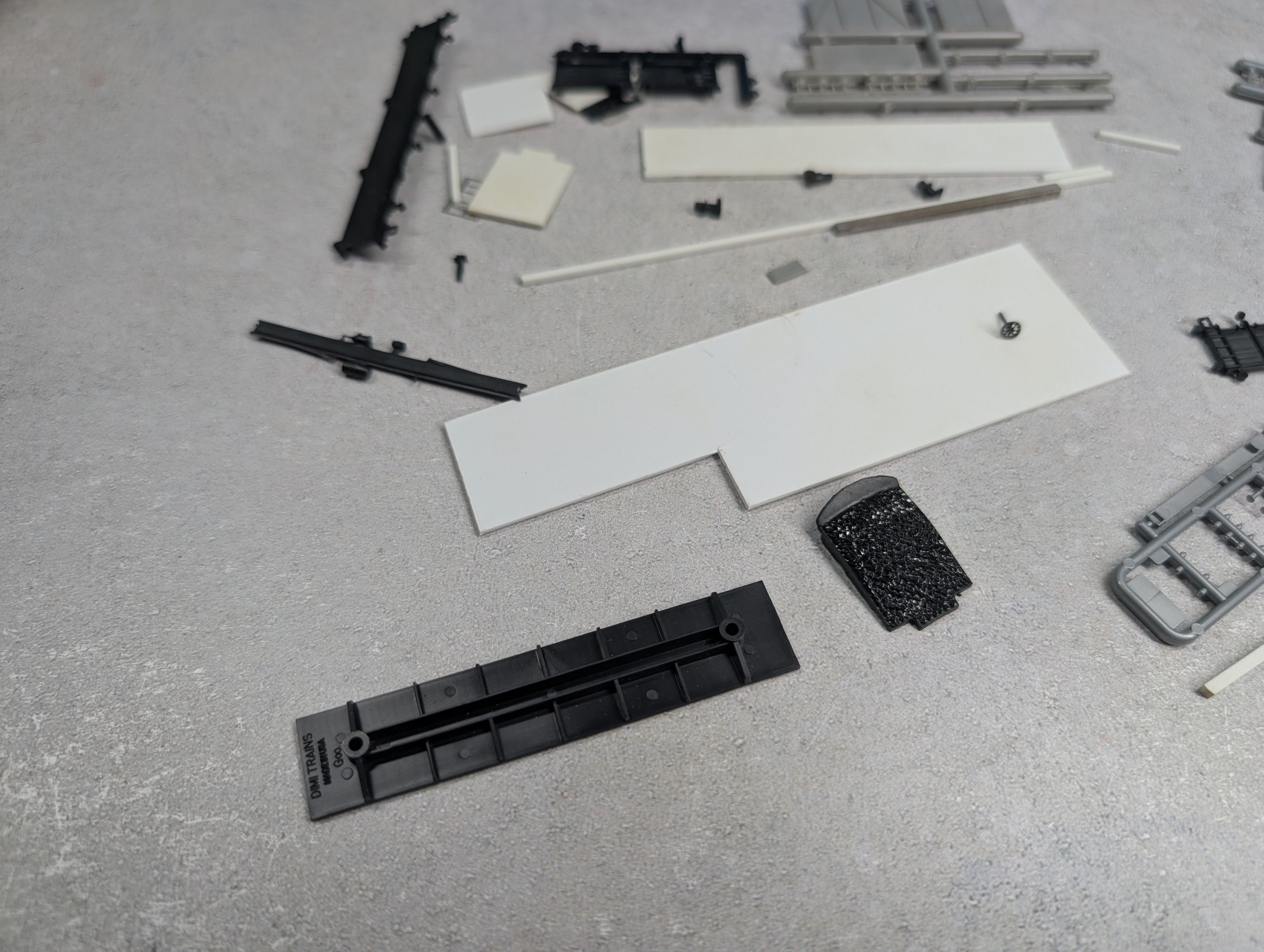 USED Dimi-Trains 1106 N Scale 40' Drop Bottom Gondola KIT