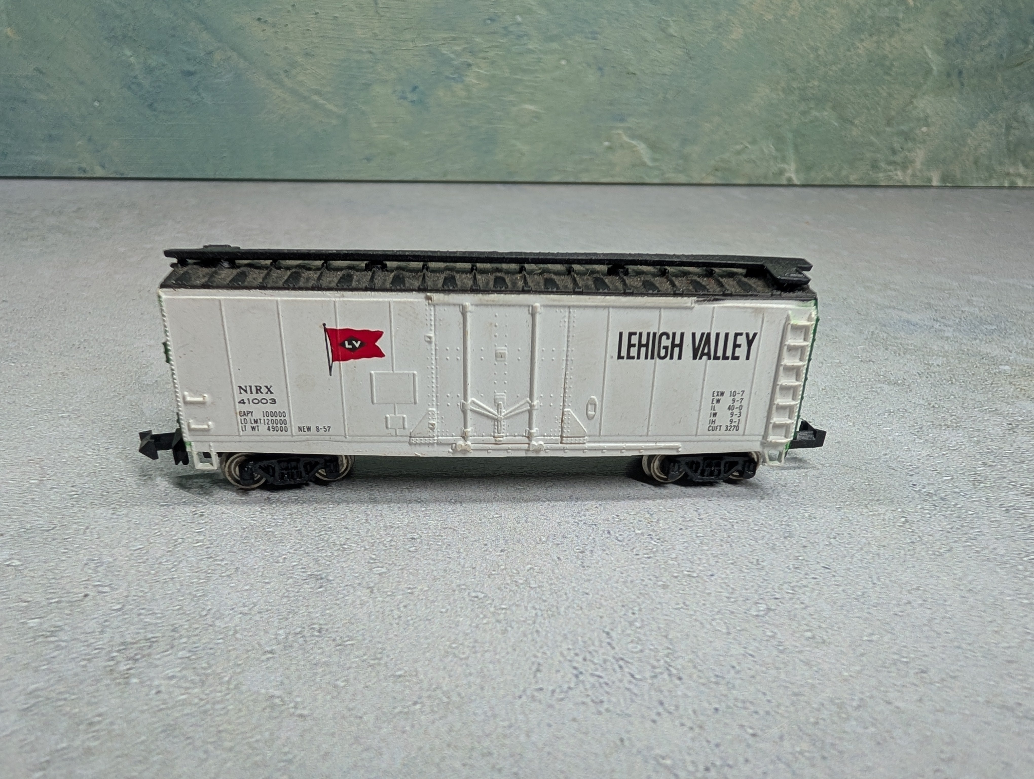 USED Bachmann N Scale 41' Box Car Lehigh Valley NIRX #41003