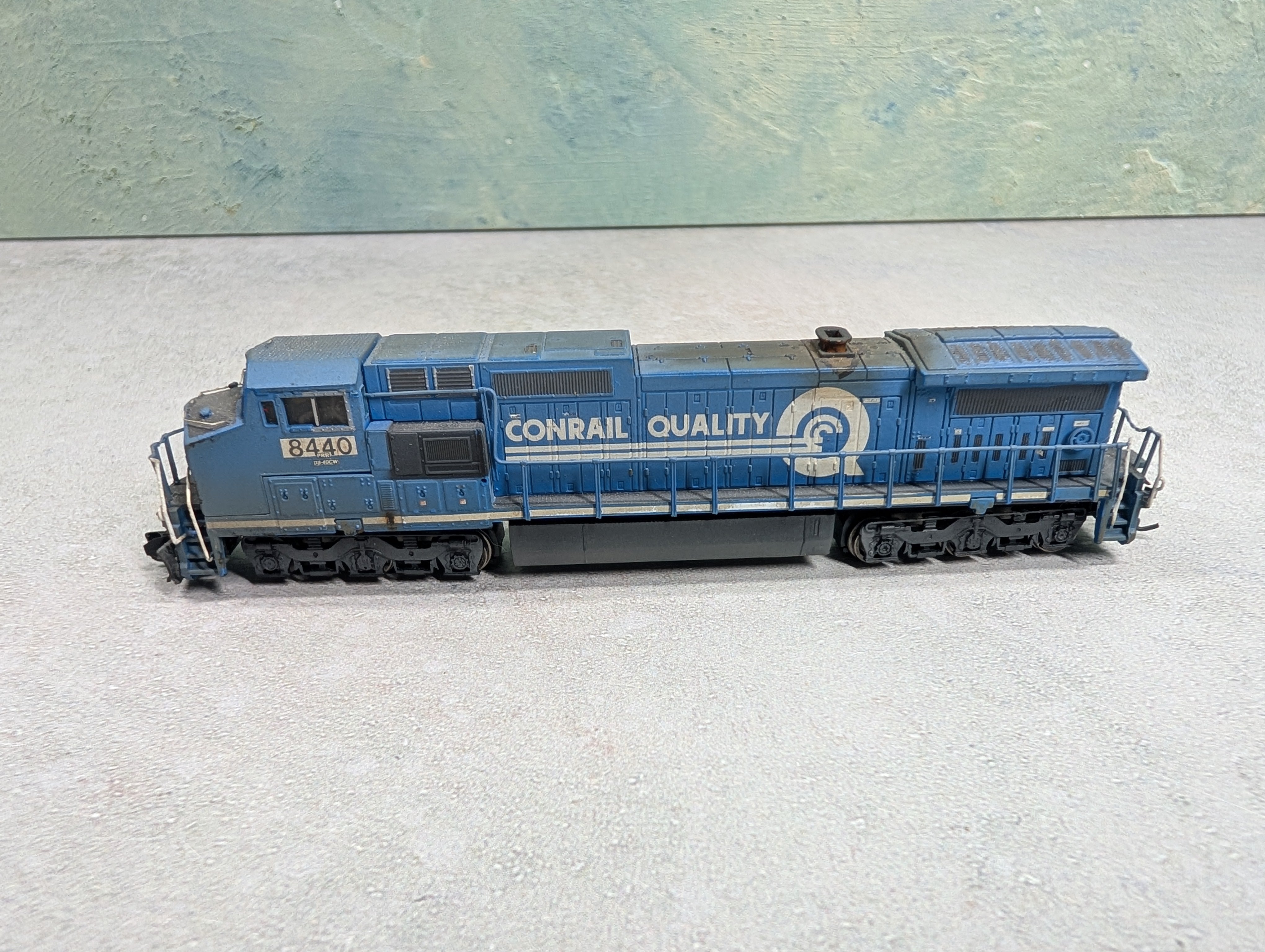USED Bachmann 86066 N Scale Spectrum GE Dash-8-40CW Diesel Locomotive Conrail PRR #8440 Custom Weathered, Runs Great DCC No Sound
