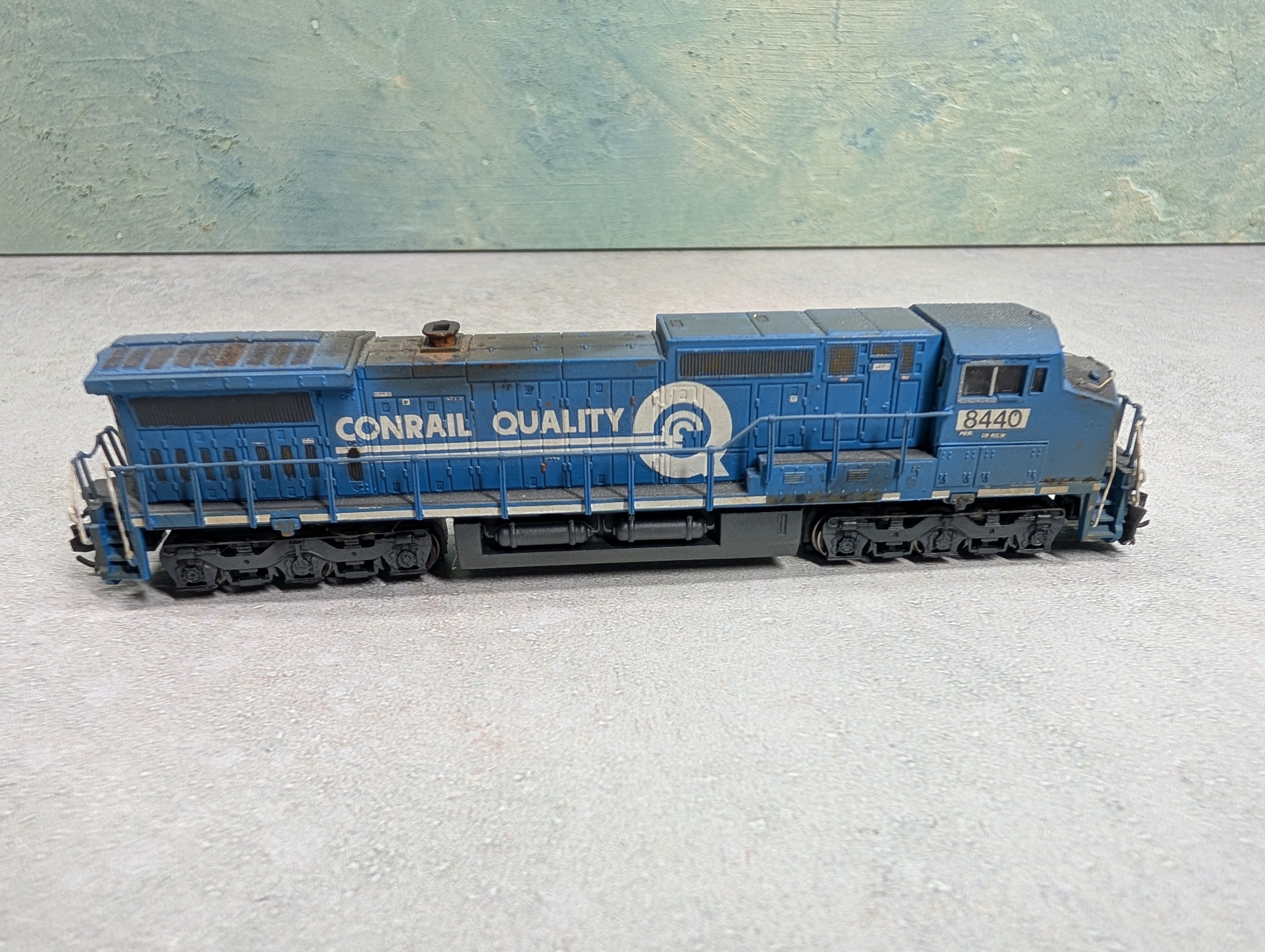 USED Bachmann 86066 N Scale Spectrum GE Dash-8-40CW Diesel Locomotive Conrail PRR #8440 Custom Weathered, Runs Great DCC No Sound