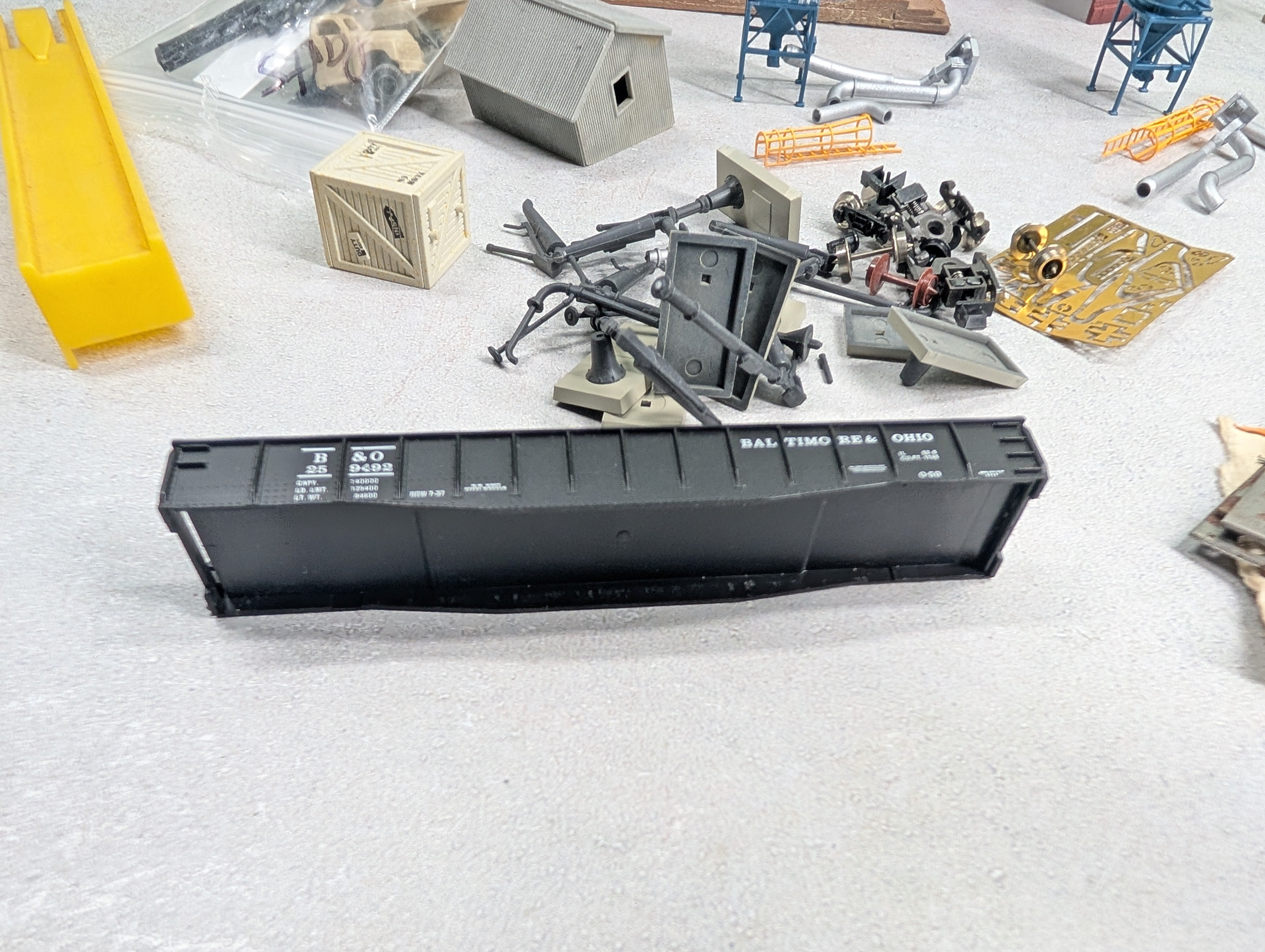 USED N Scale Lot of N Scale Parts, Details, Buildings & More