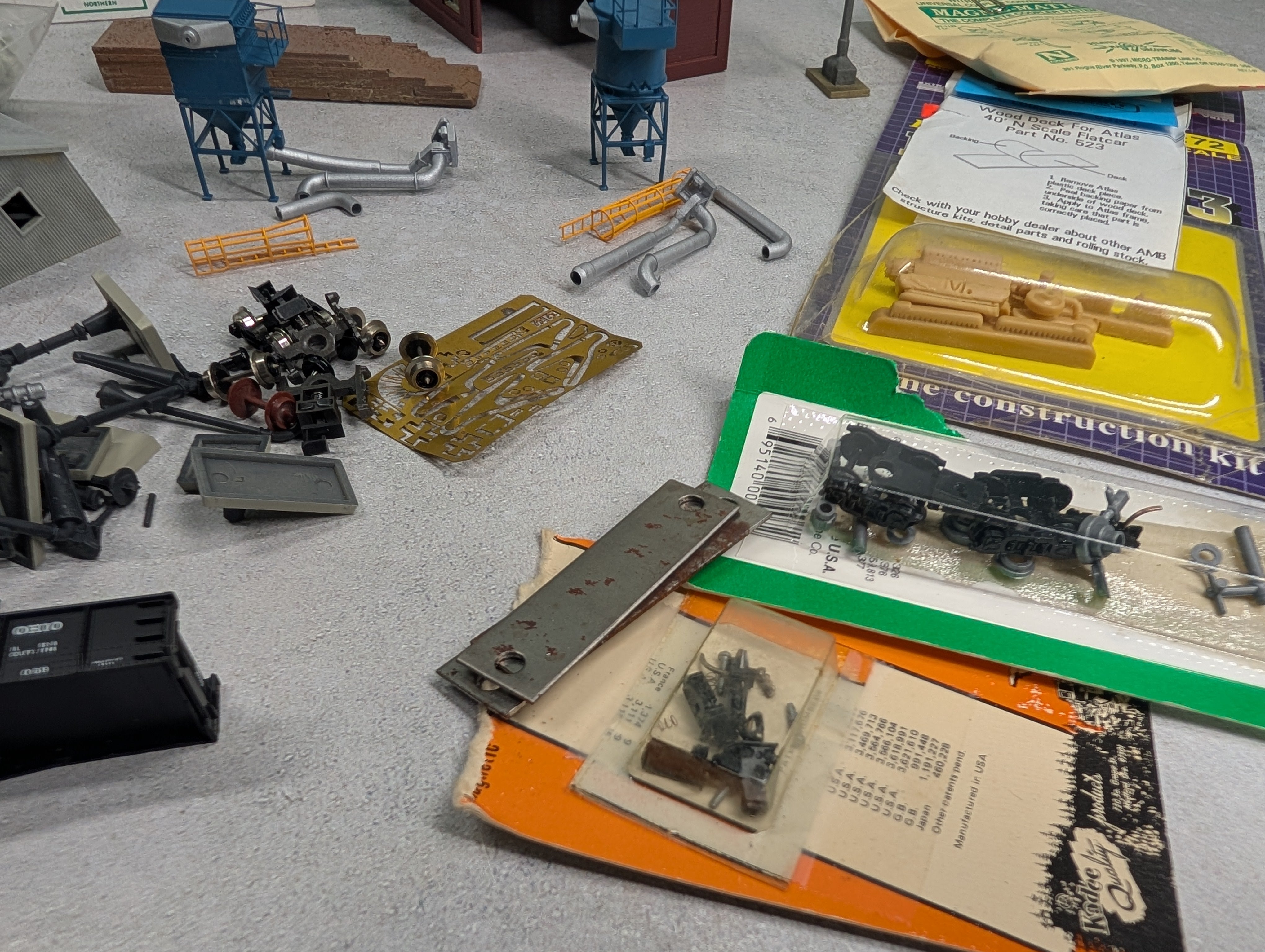 USED N Scale Lot of N Scale Parts, Details, Buildings & More