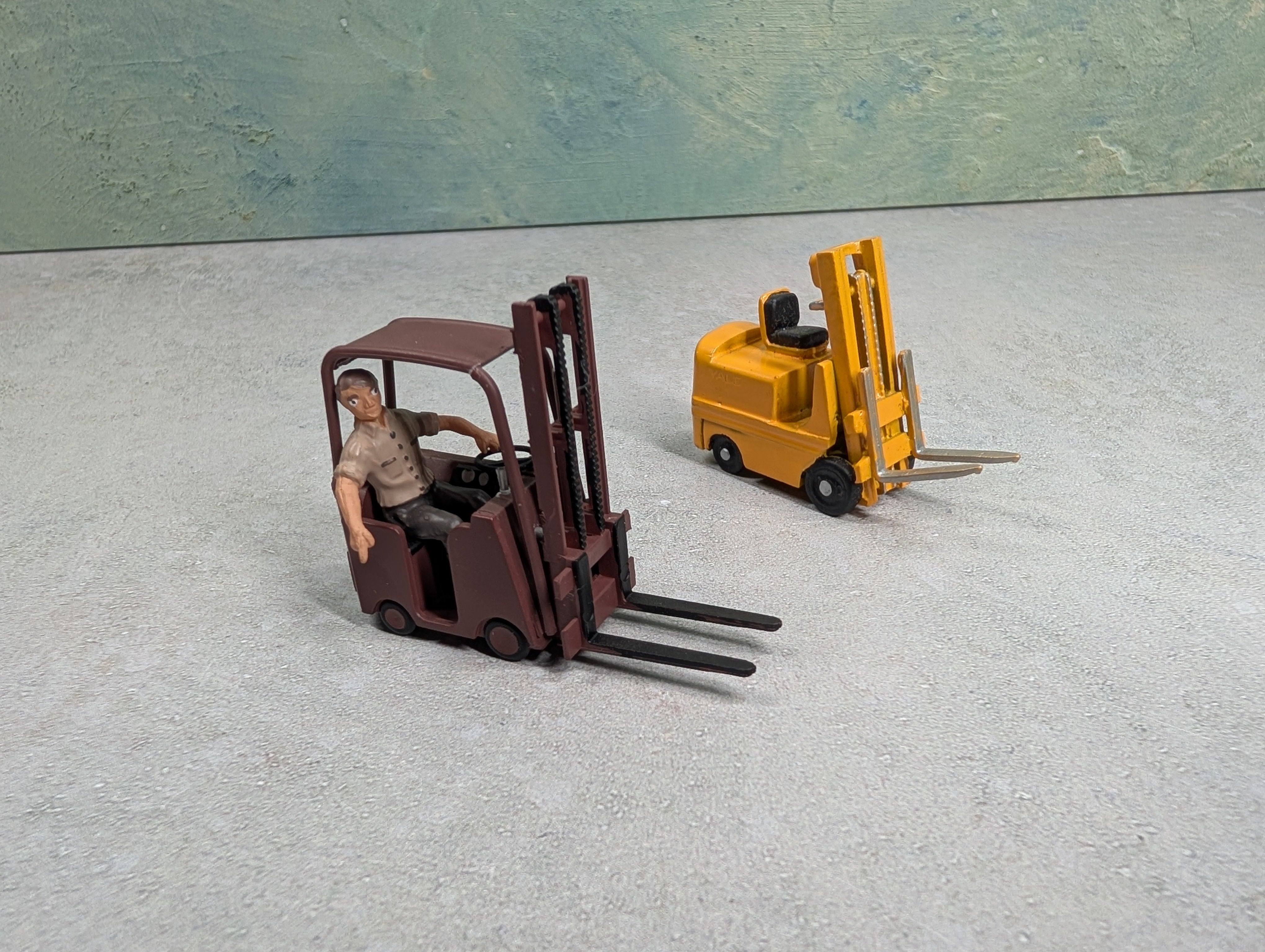 USED O Lot of Fork Lifts